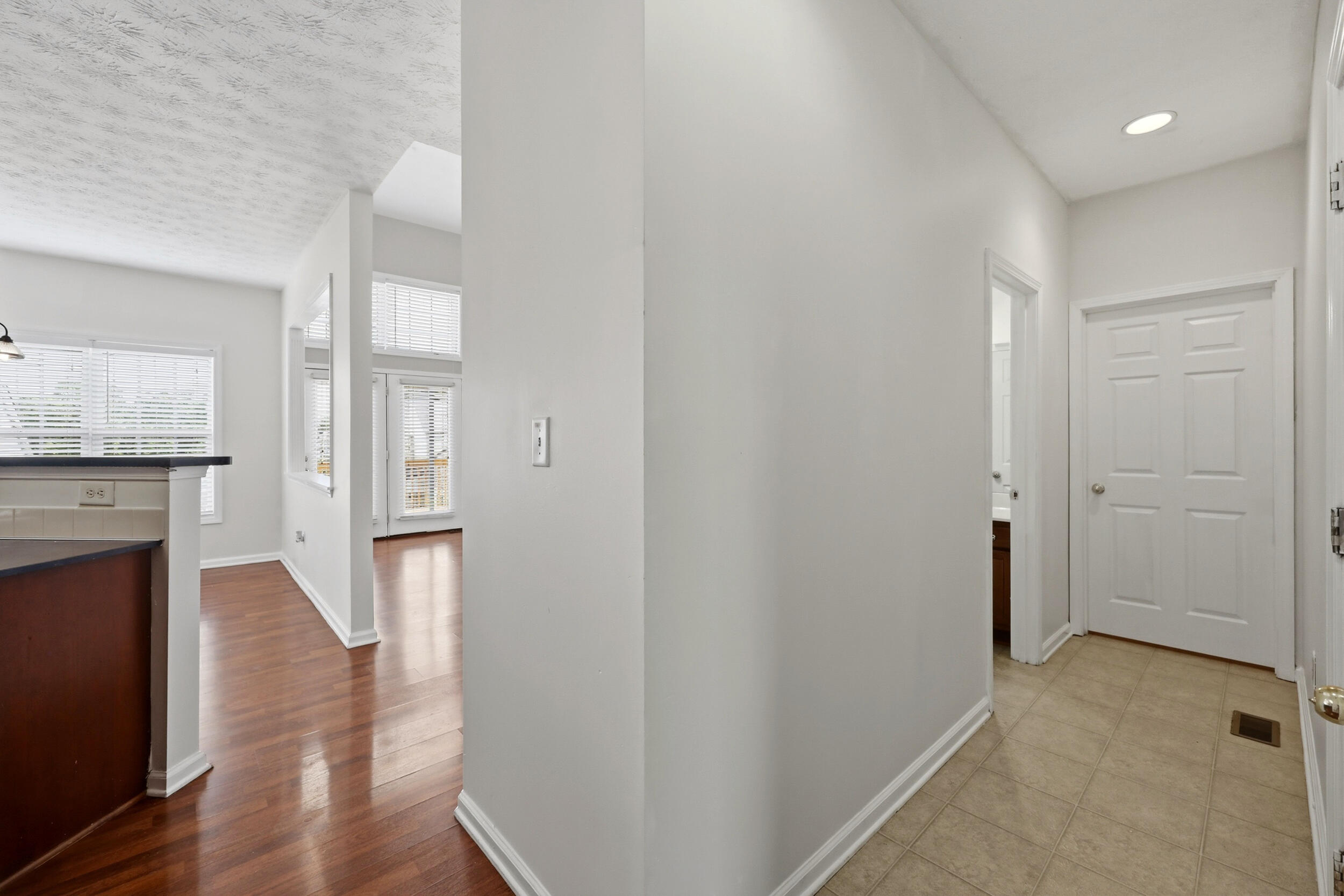 504 Thames Circle Property Photo 14