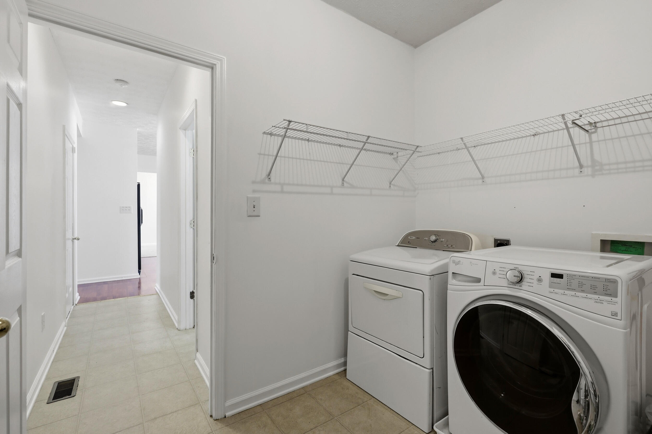 504 Thames Circle Property Photo 16
