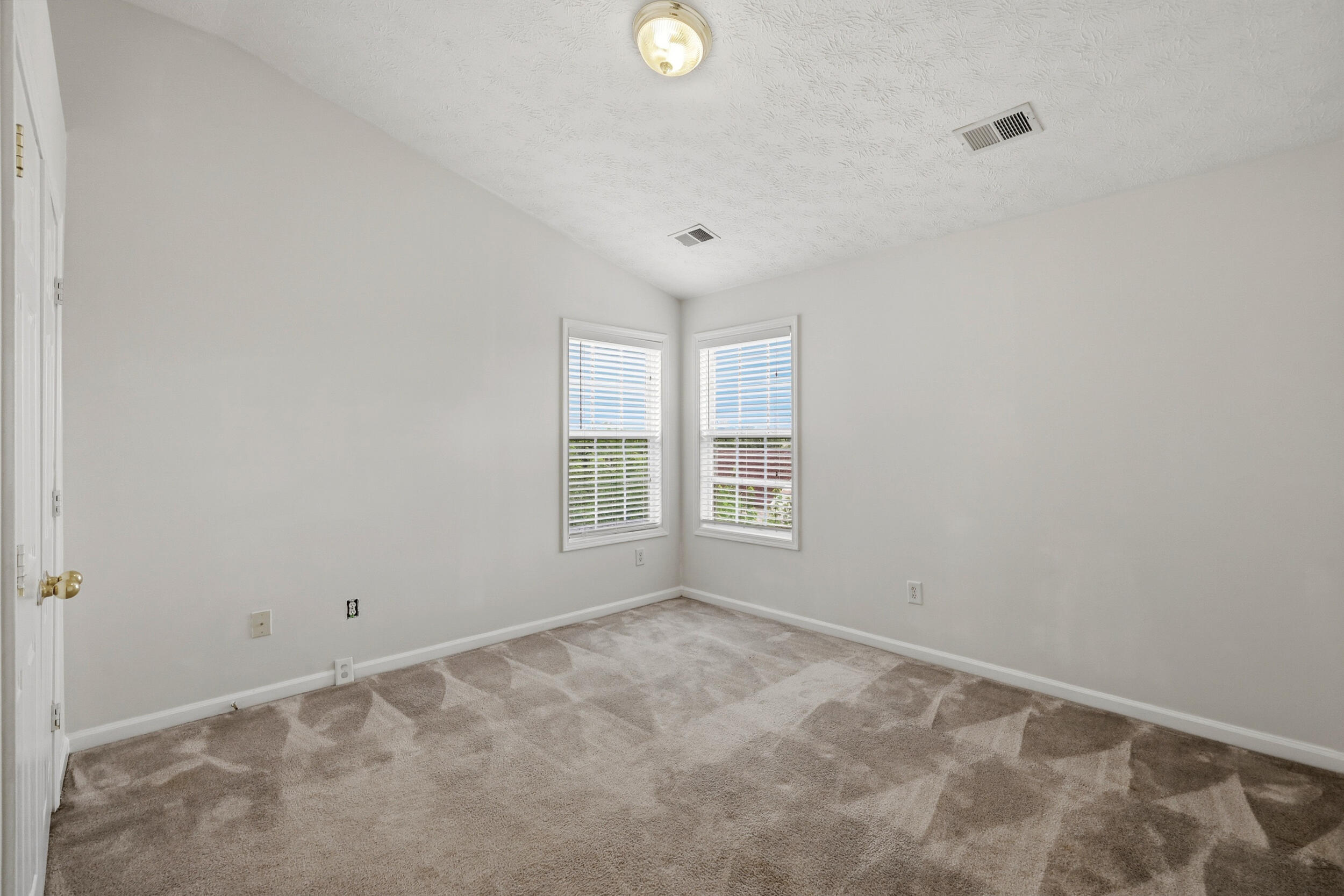 504 Thames Circle Property Photo 34