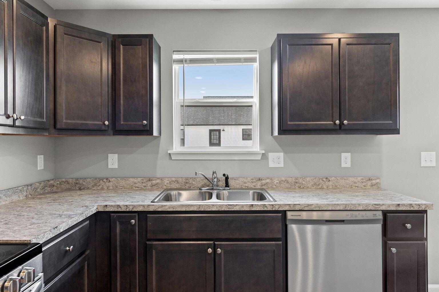 6089 Arbor Wds Way Property Photo 12