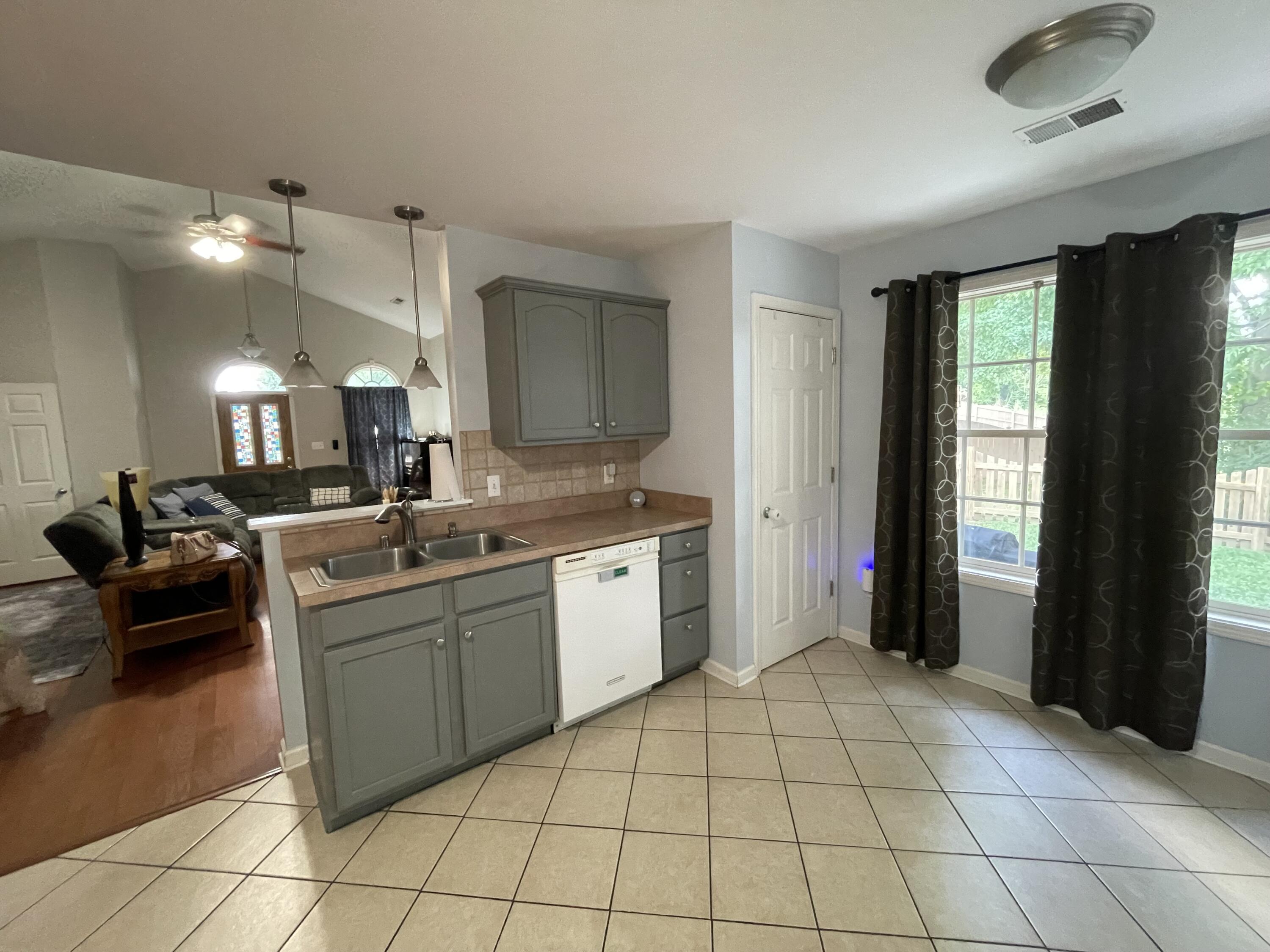 118 Back Stretch Drive Property Photo 6