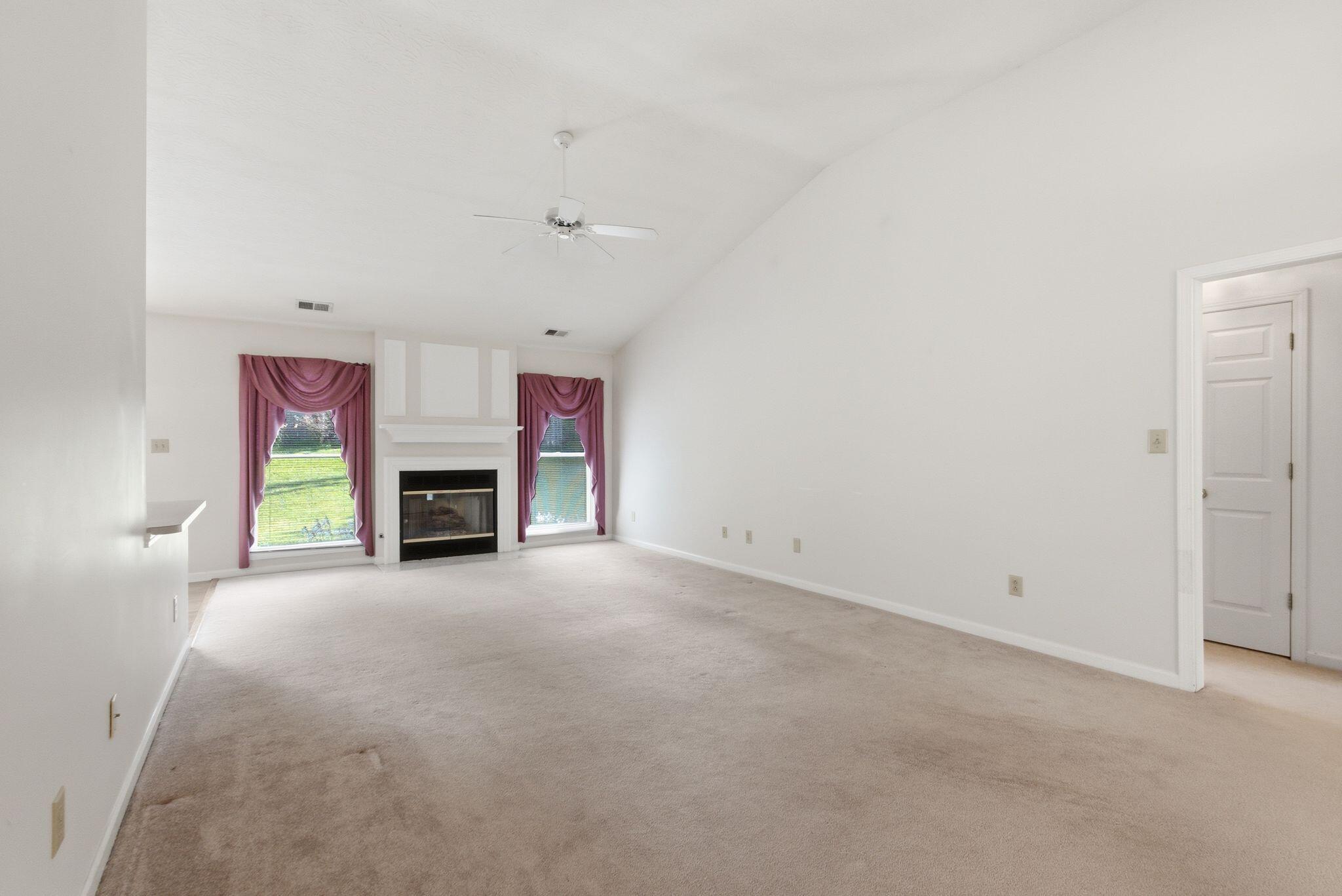 465 Whitfield Drive Property Photo 4