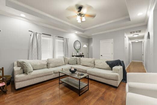 201 Pinecrest Court Property Photo 4