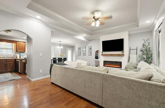 201 Pinecrest Court Property Photo 6