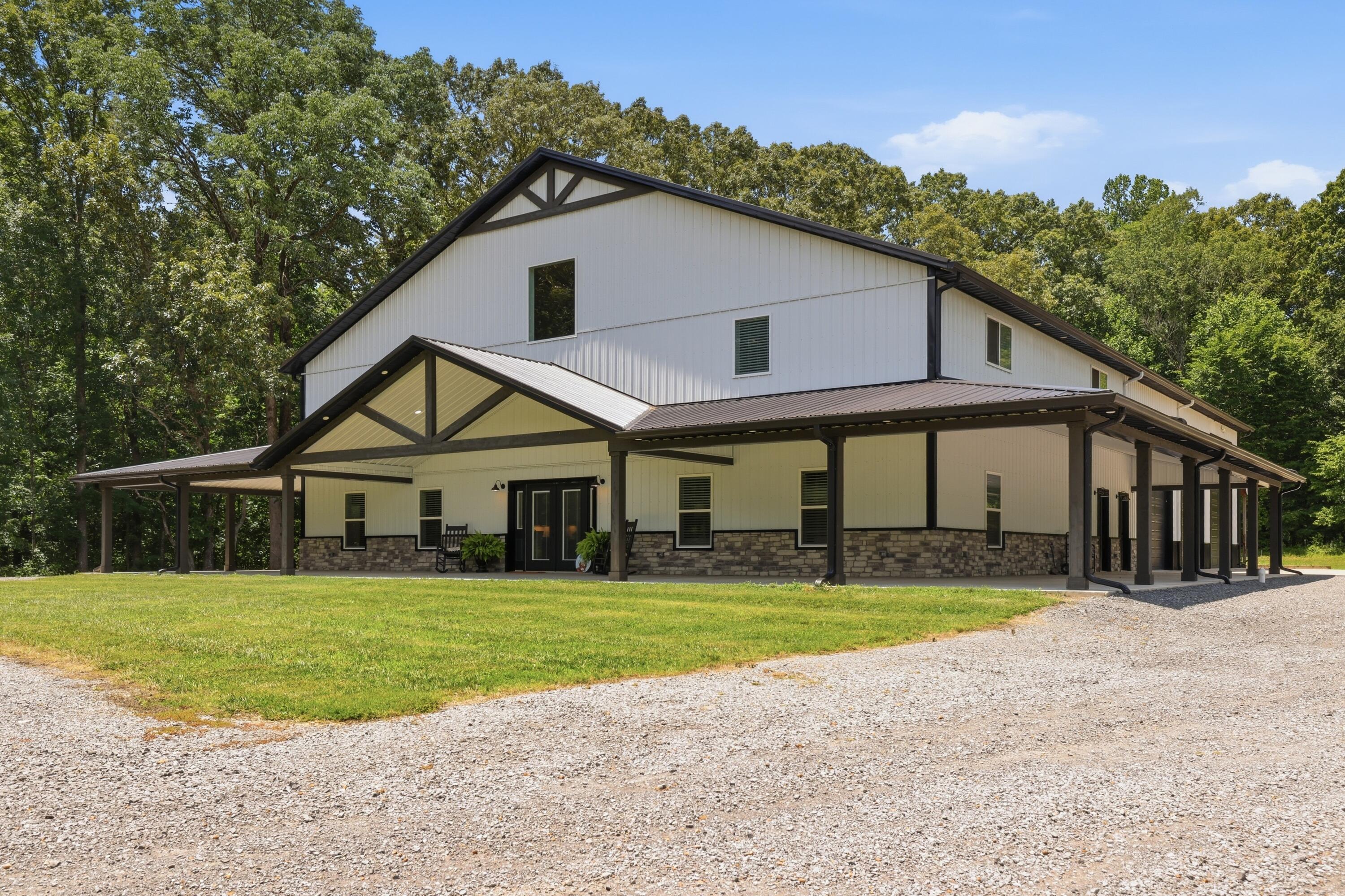 5279 E State Line Road Property Photo 1