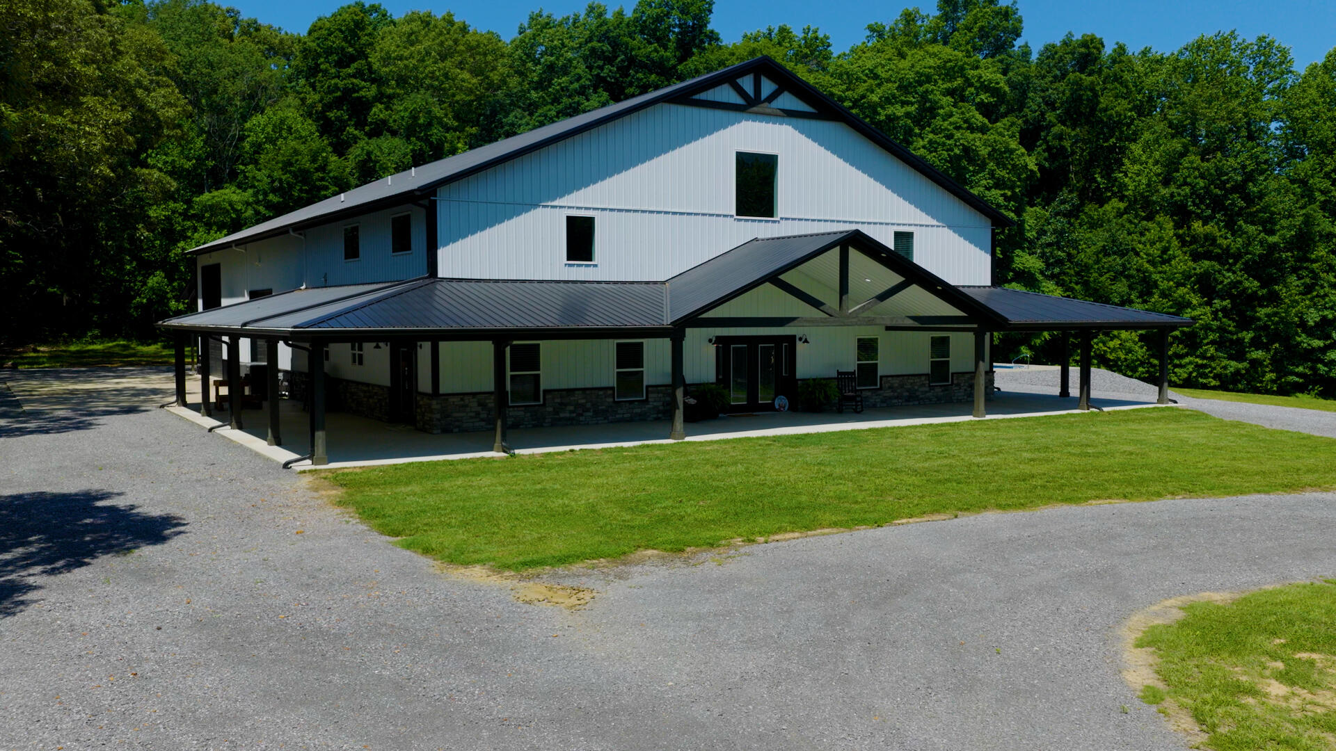 5279 E State Line Road Property Photo 3