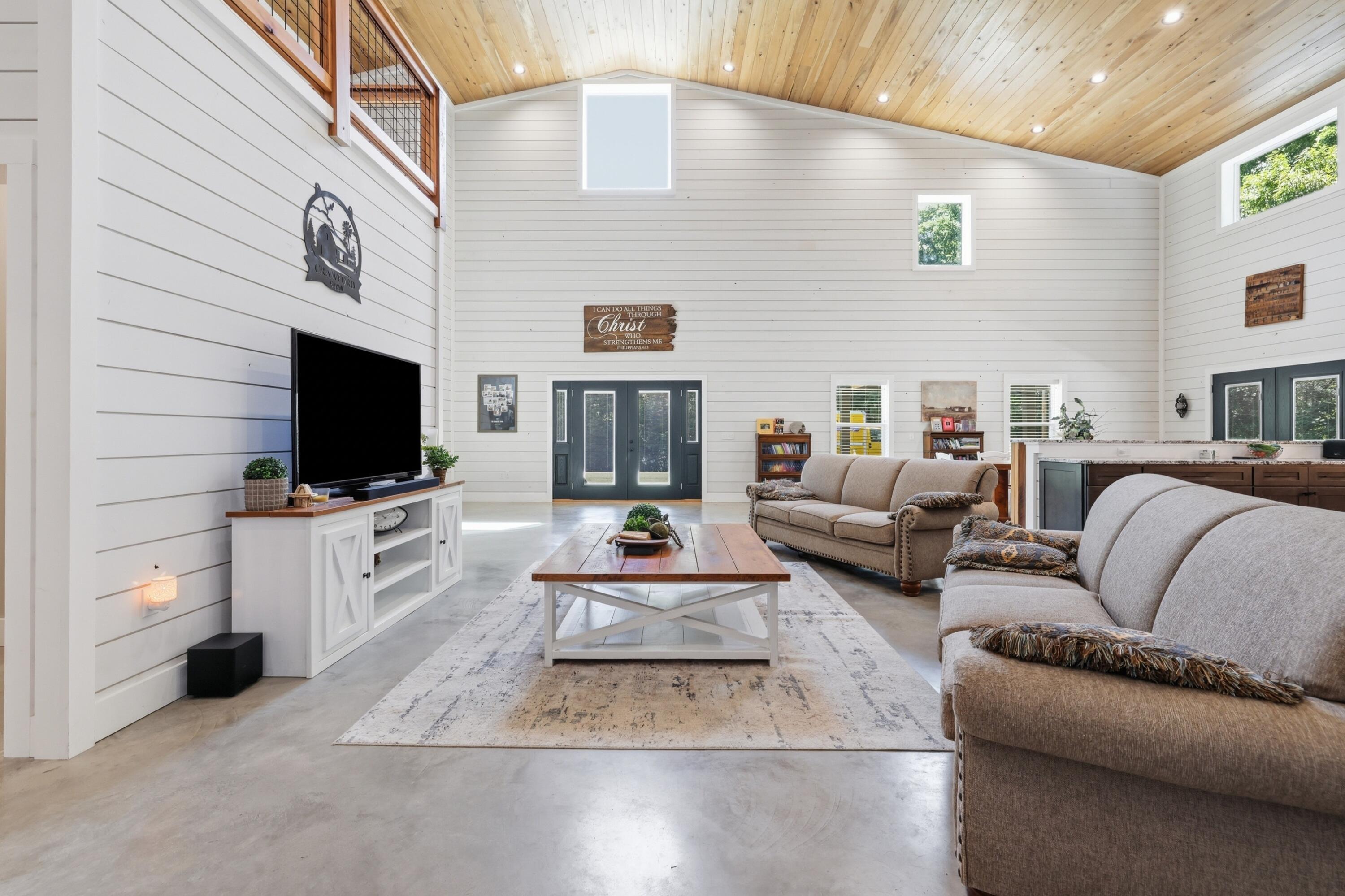 5279 E State Line Road Property Photo 11