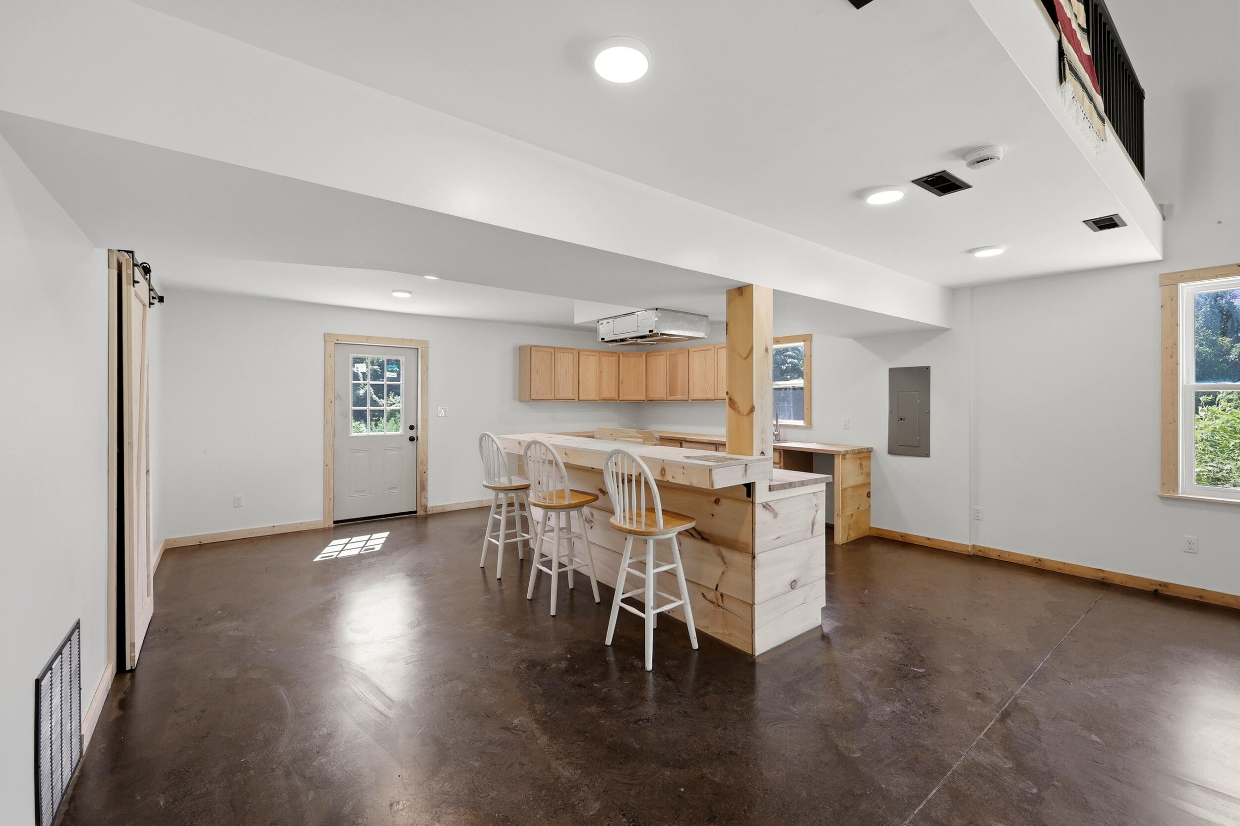 1846 Cream Ridge Road Property Photo 13