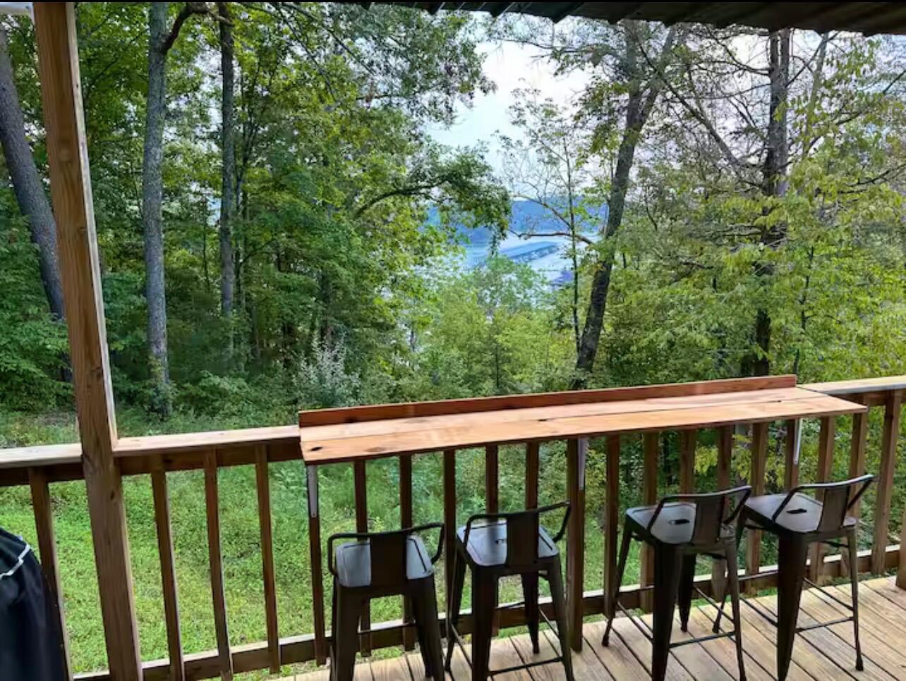 1023 Harbor Springs Road Property Photo 20