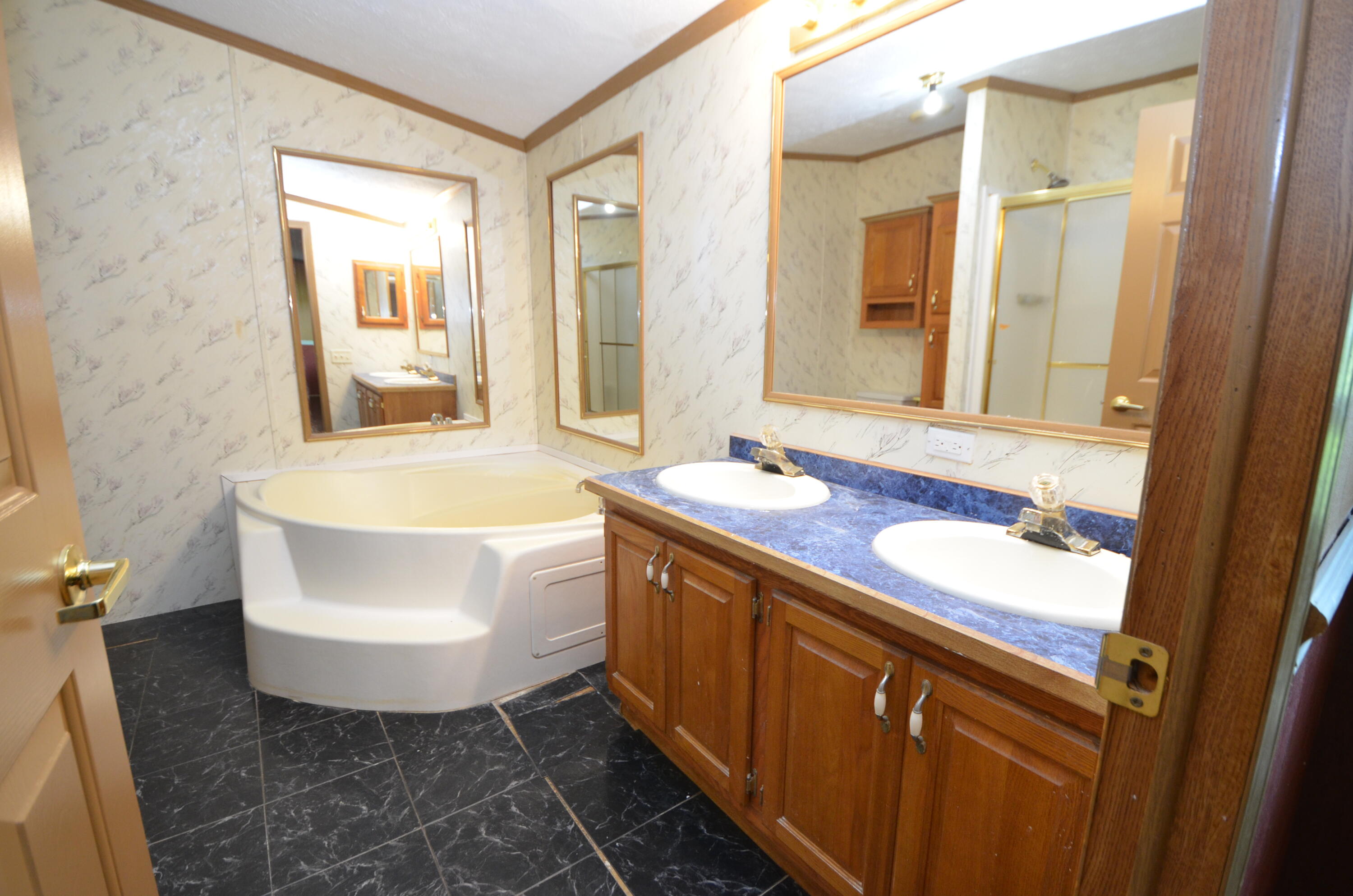130 Manns Road Property Photo 13