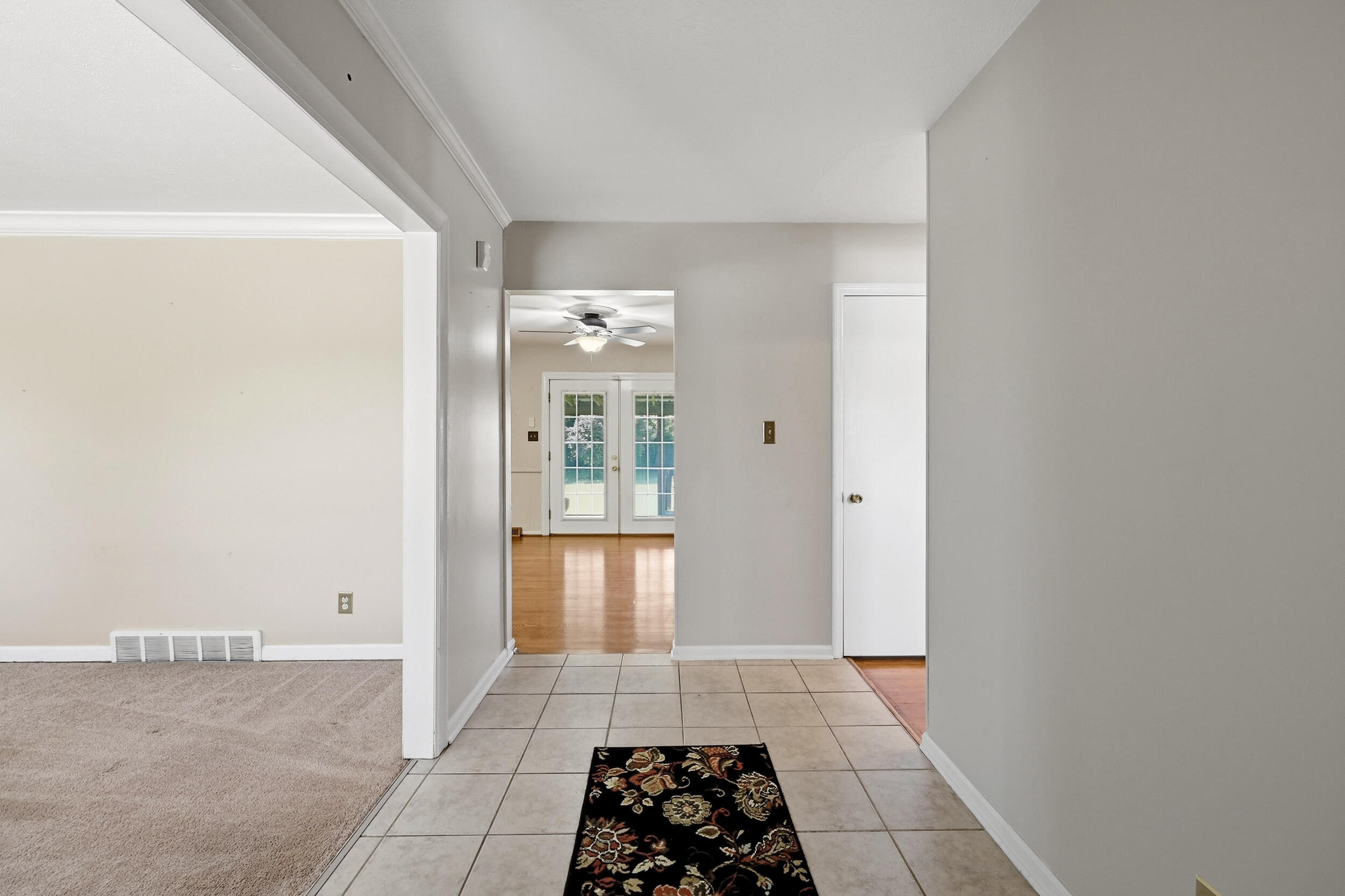 1736 Gleneagles Drive Property Photo 7