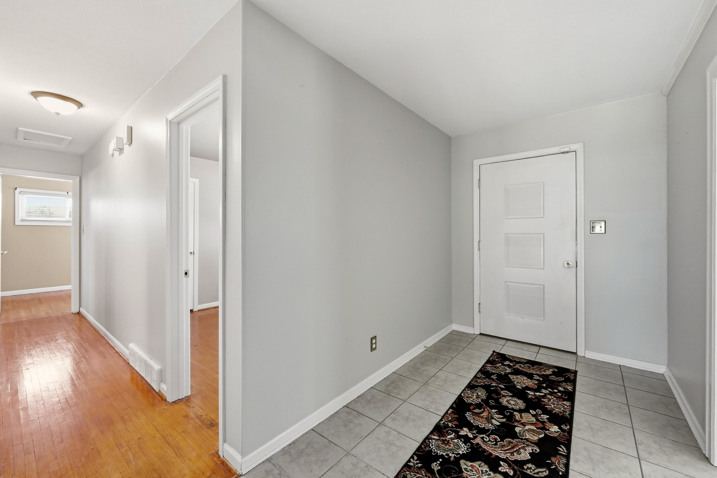 1736 Gleneagles Drive Property Photo 10