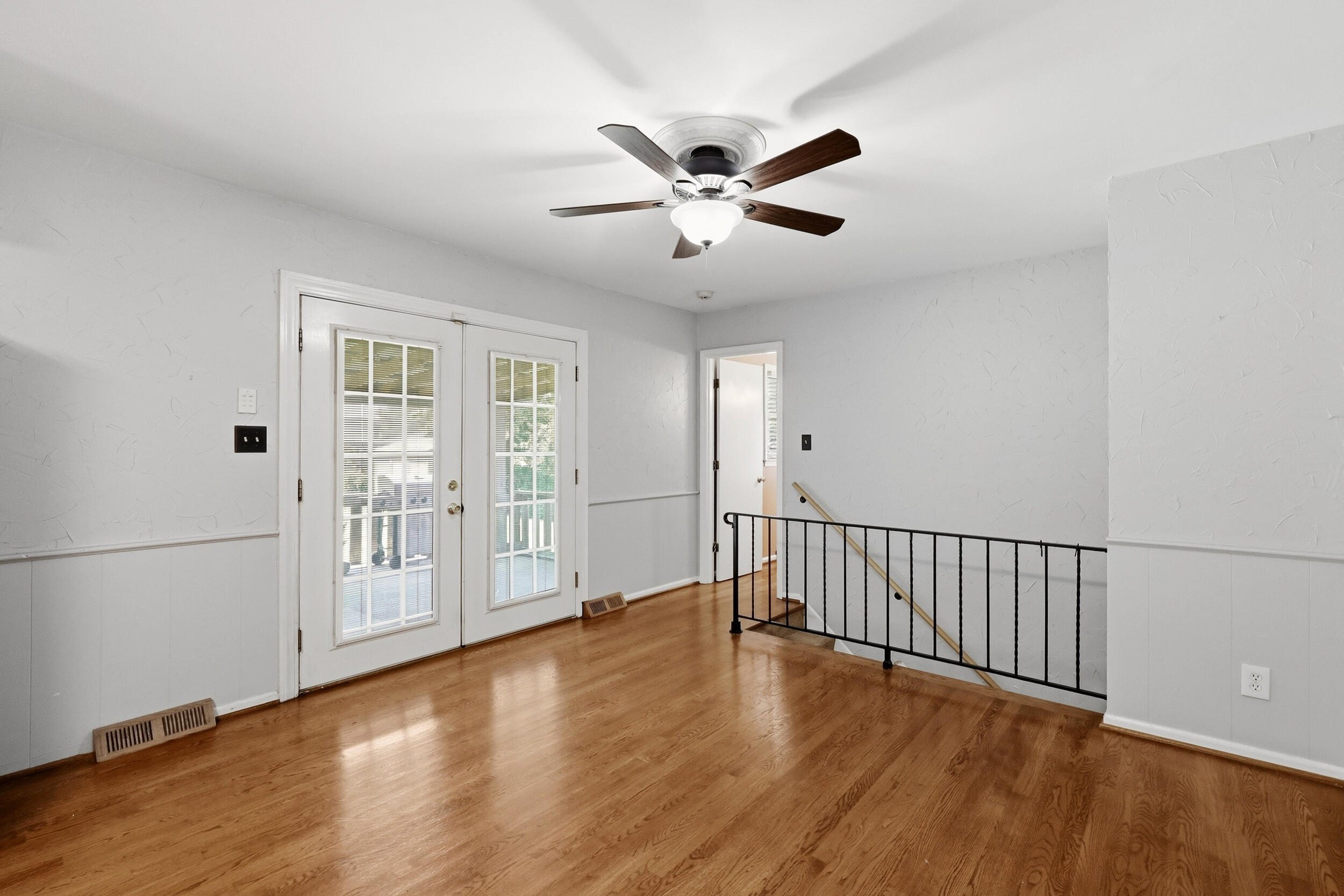 1736 Gleneagles Drive Property Photo 15