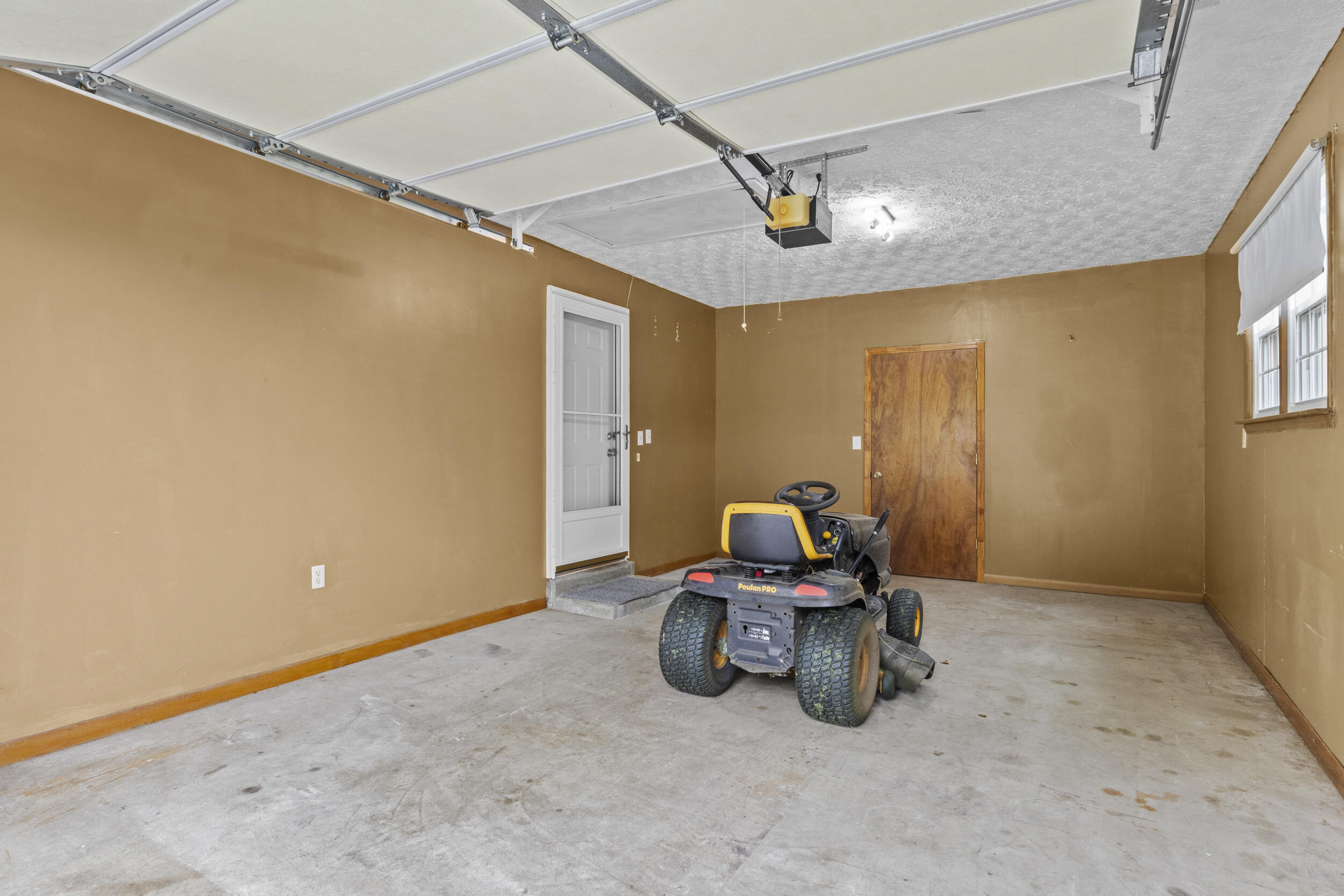 79 Pine Street Property Photo 38
