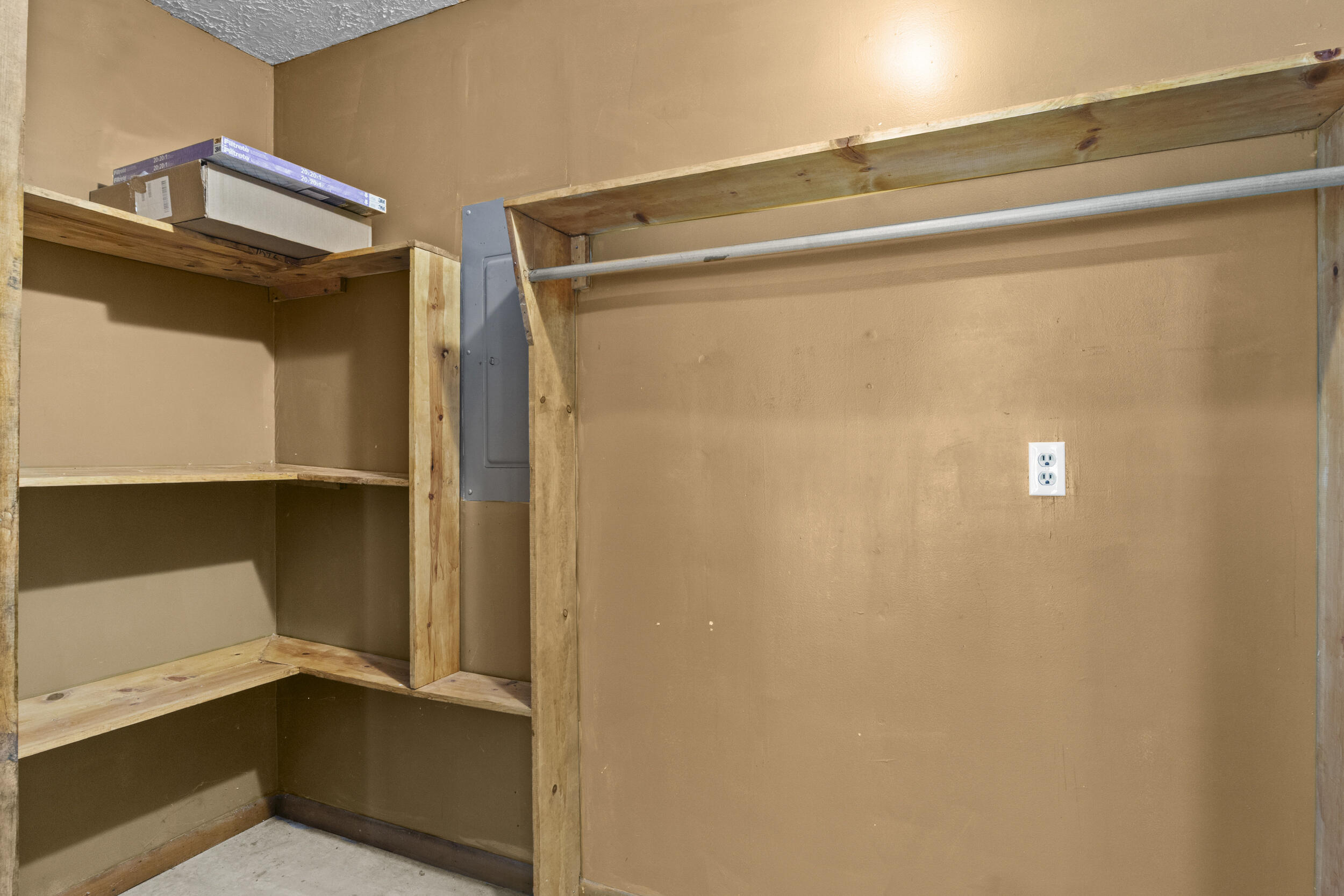 79 Pine Street Property Photo 41