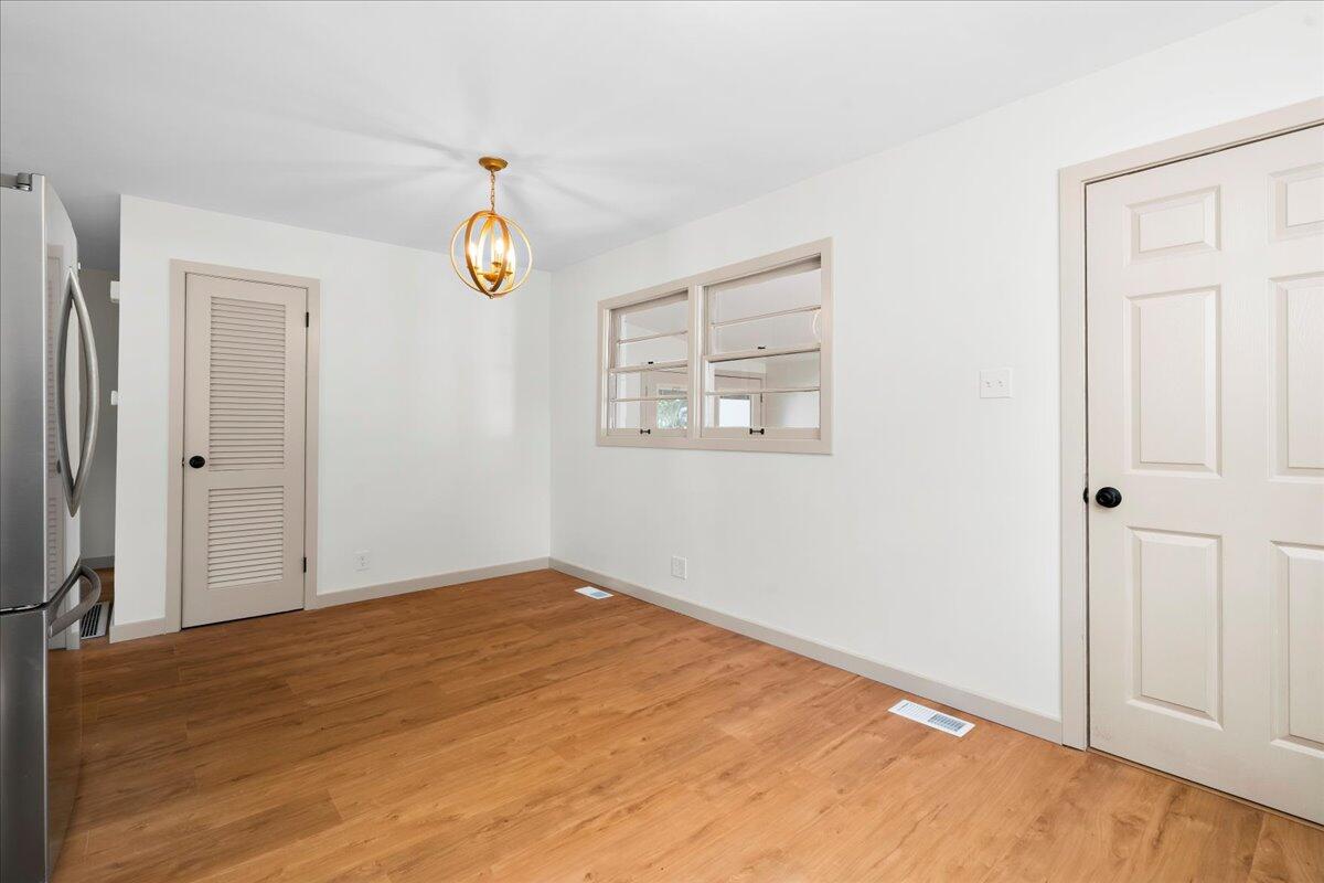 634 Cardinal Lane Property Photo 9