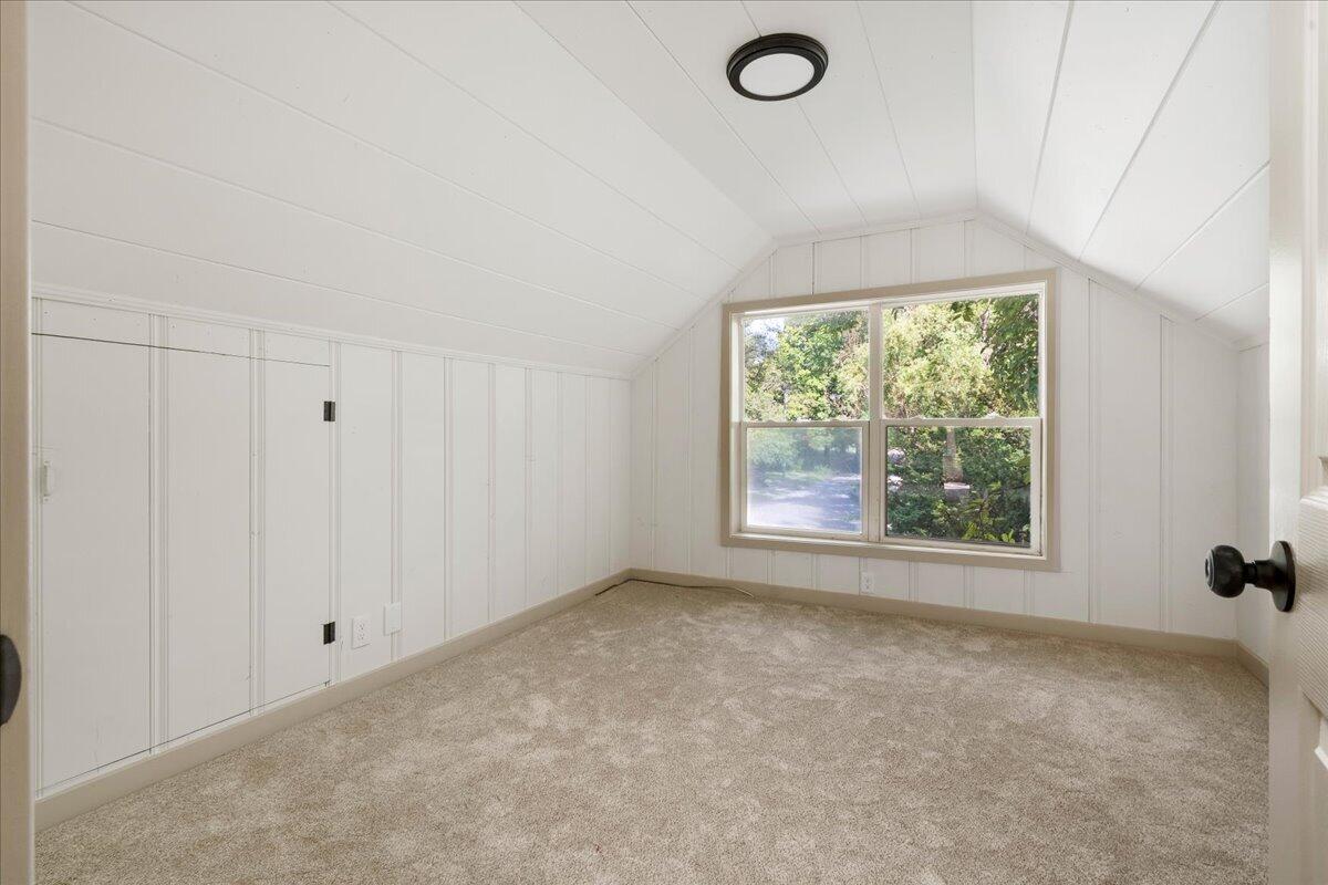 634 Cardinal Lane Property Photo 24