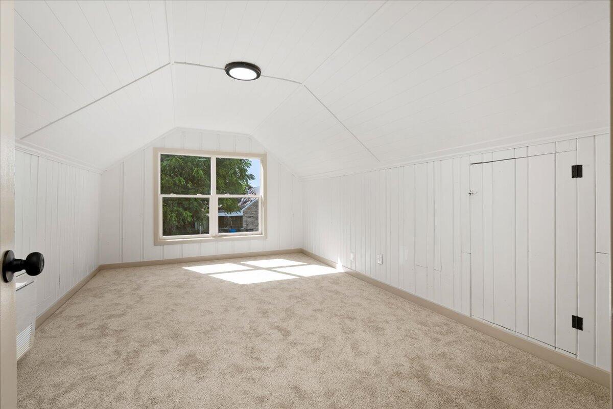 634 Cardinal Lane Property Photo 25