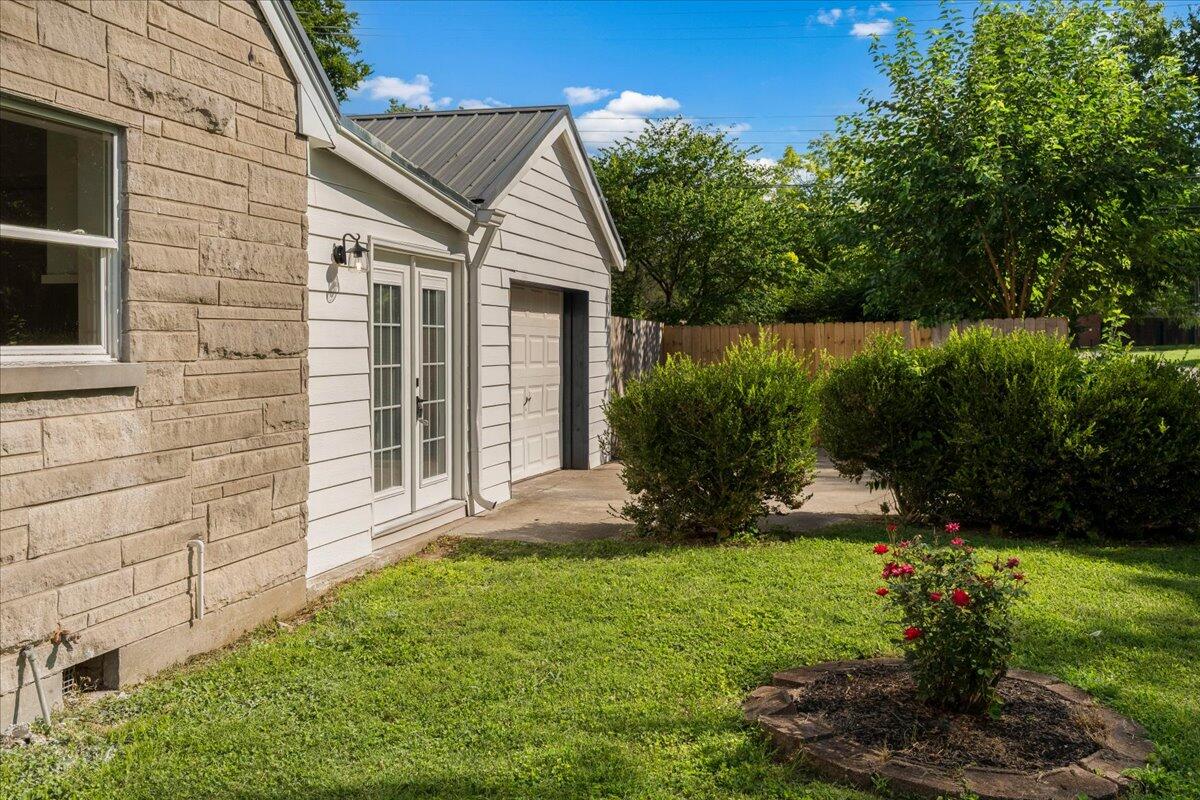 634 Cardinal Lane Property Photo 29