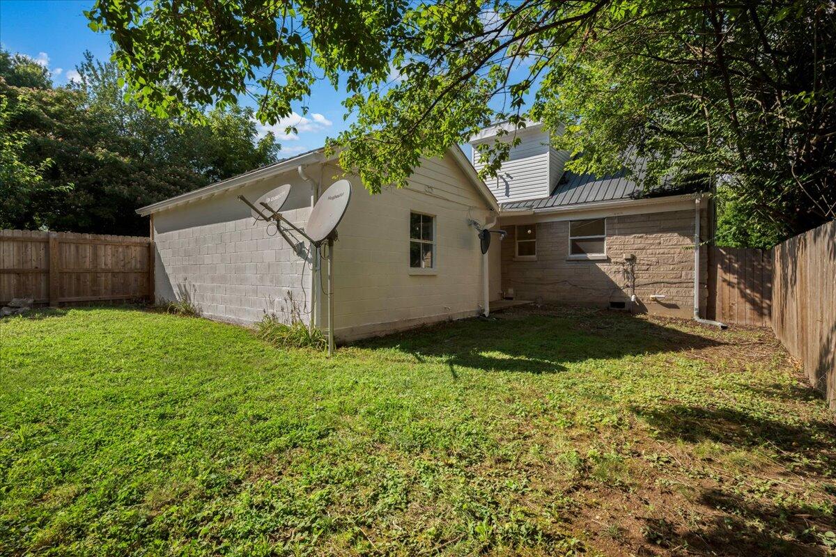 634 Cardinal Lane Property Photo 37