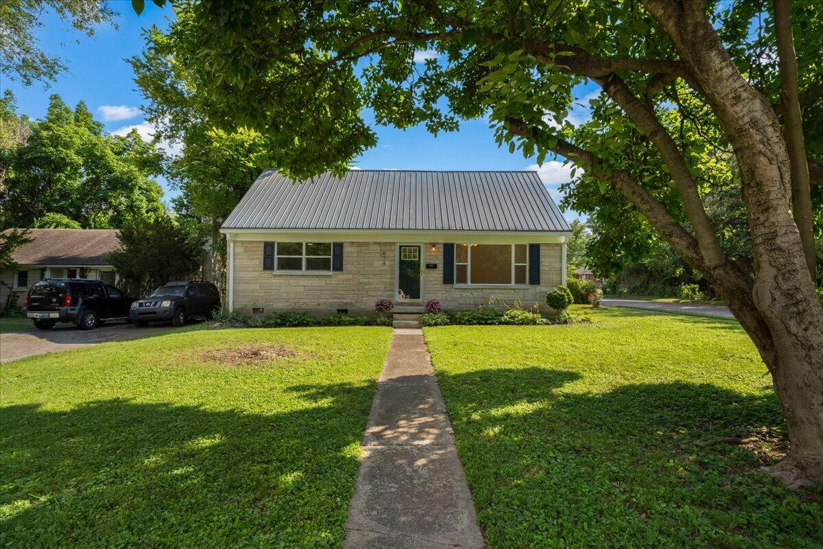 634 Cardinal Lane Property Photo 38
