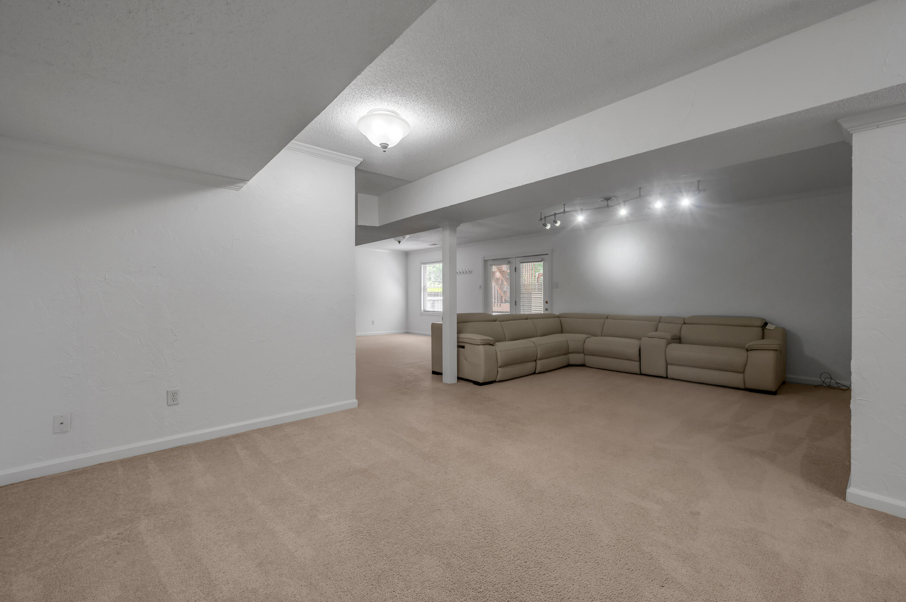 1104 Seville Court Property Photo 60