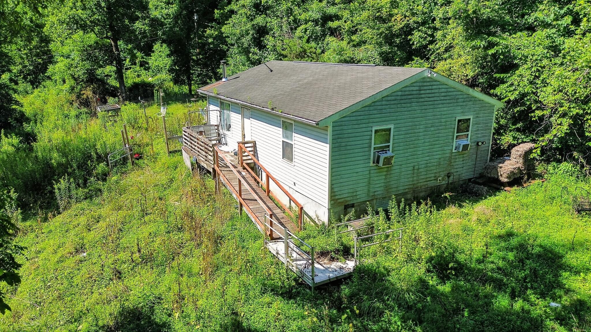 463 Hillman Road Property Photo 15