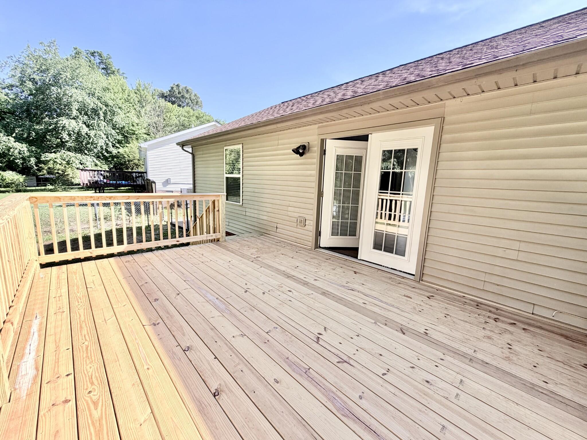 416 Sideline Drive Property Photo 2