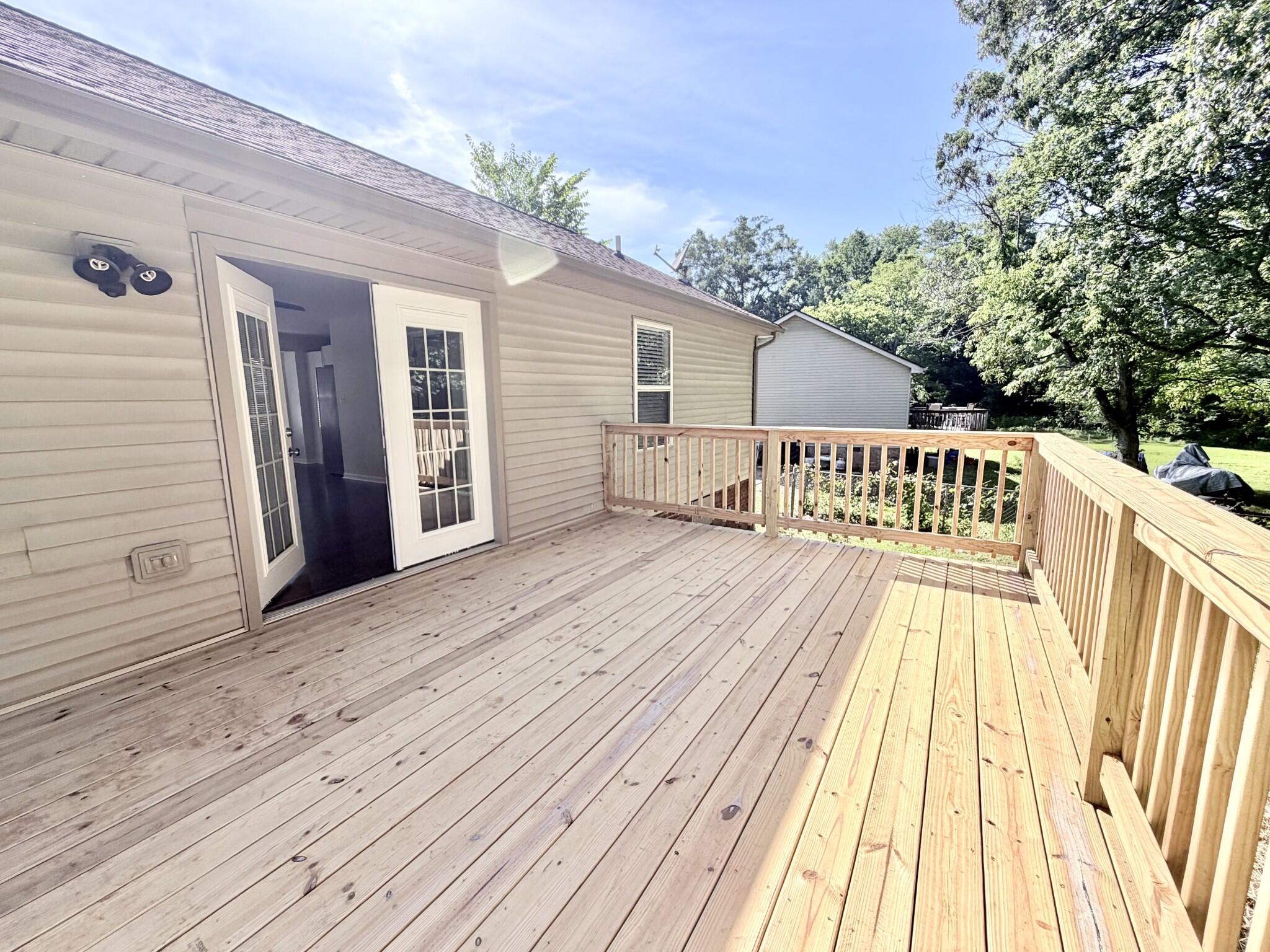 416 Sideline Drive Property Photo 4