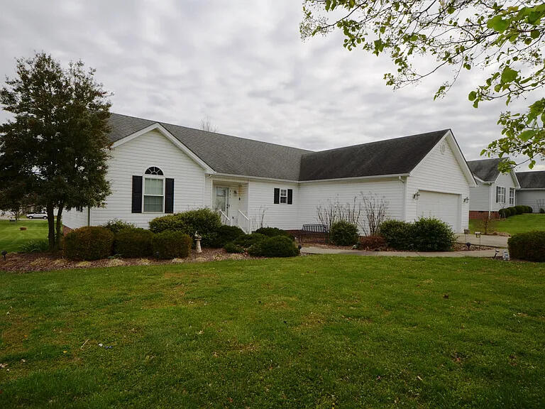 451 Bellaire Drive Property Photo 4