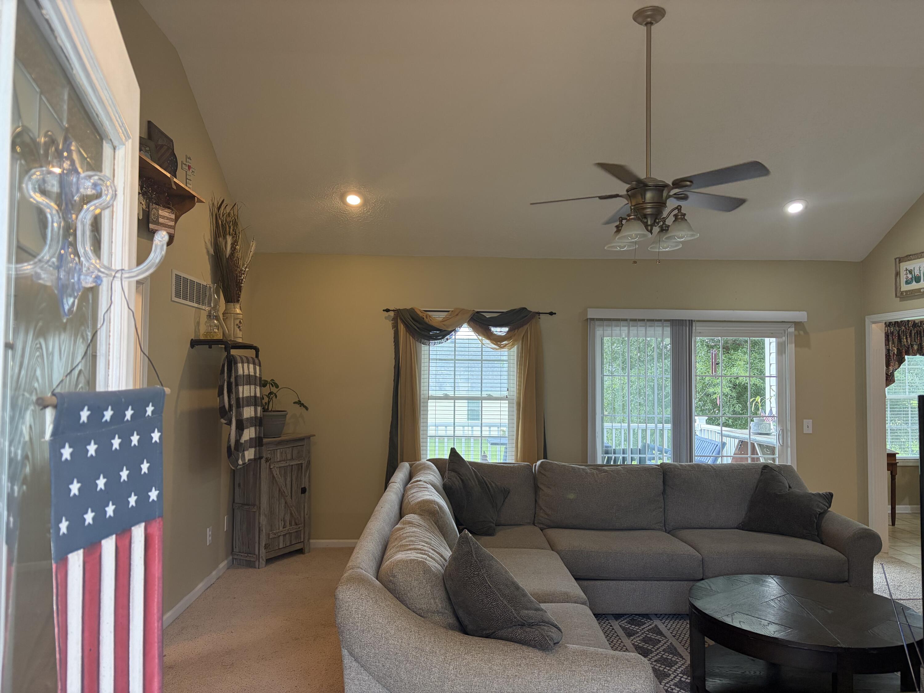 451 Bellaire Drive Property Photo 6