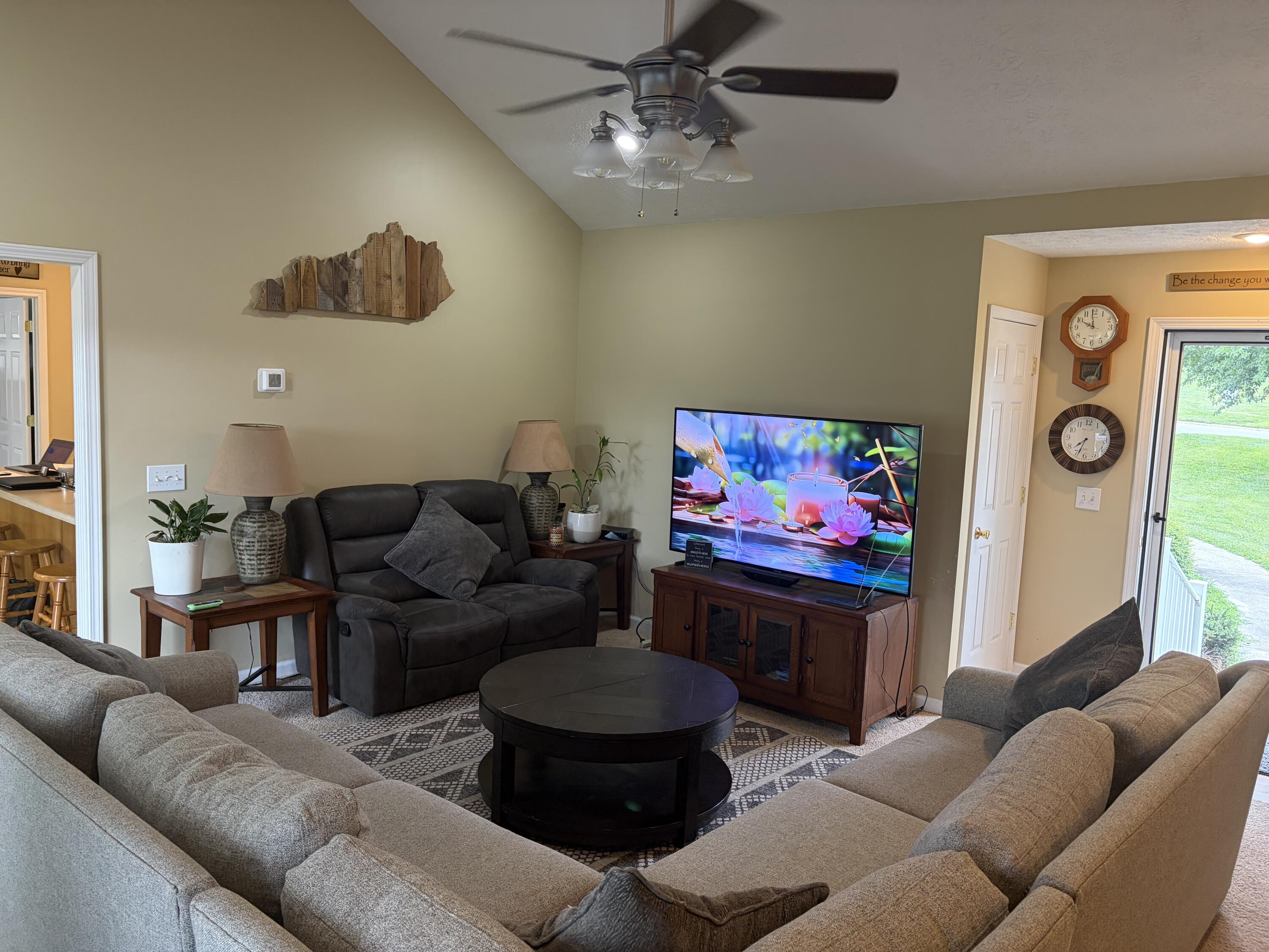 451 Bellaire Drive Property Photo 8