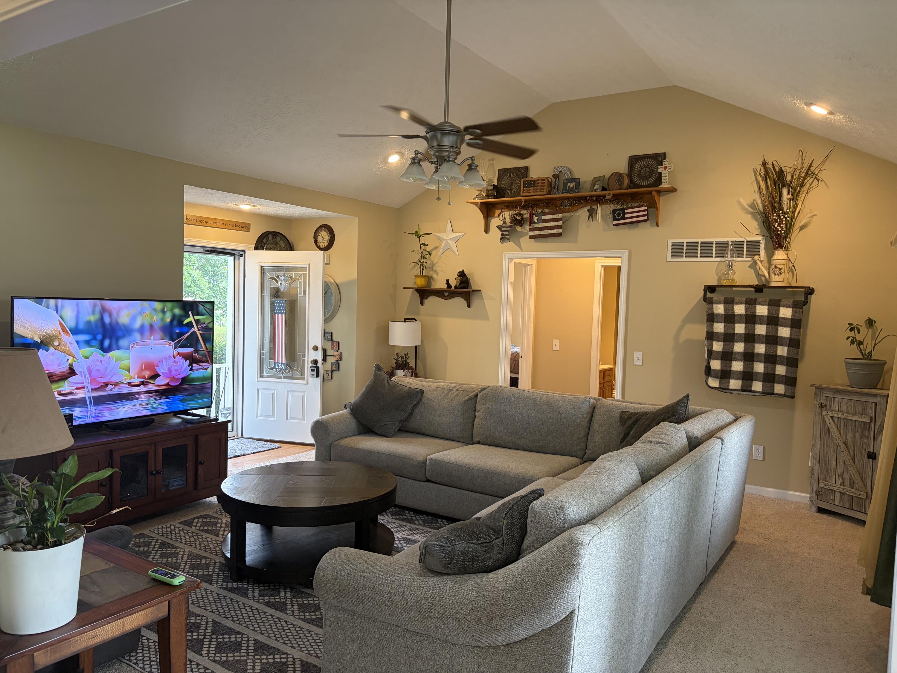 451 Bellaire Drive Property Photo 9