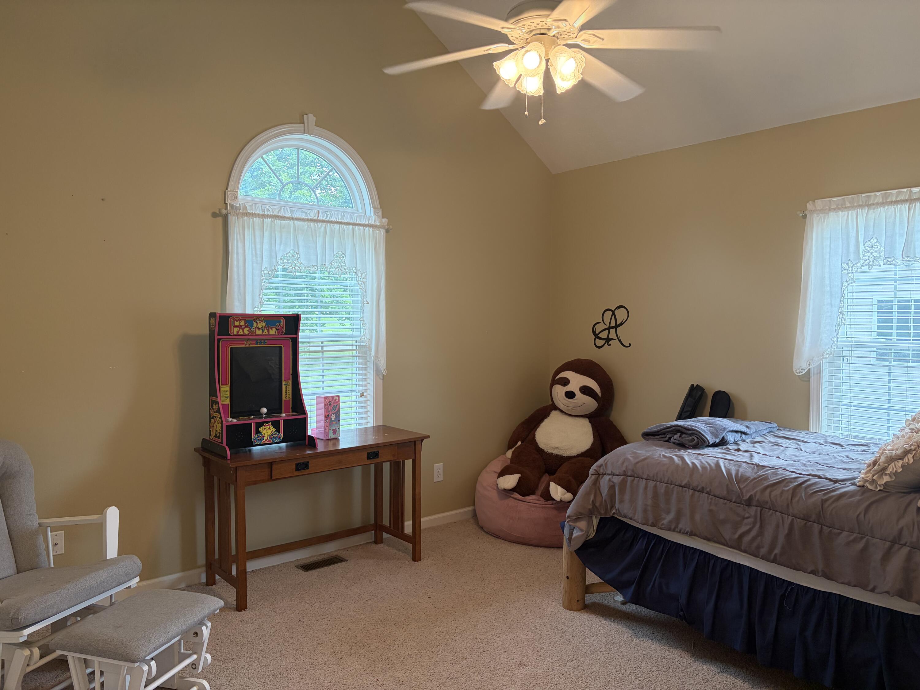451 Bellaire Drive Property Photo 12