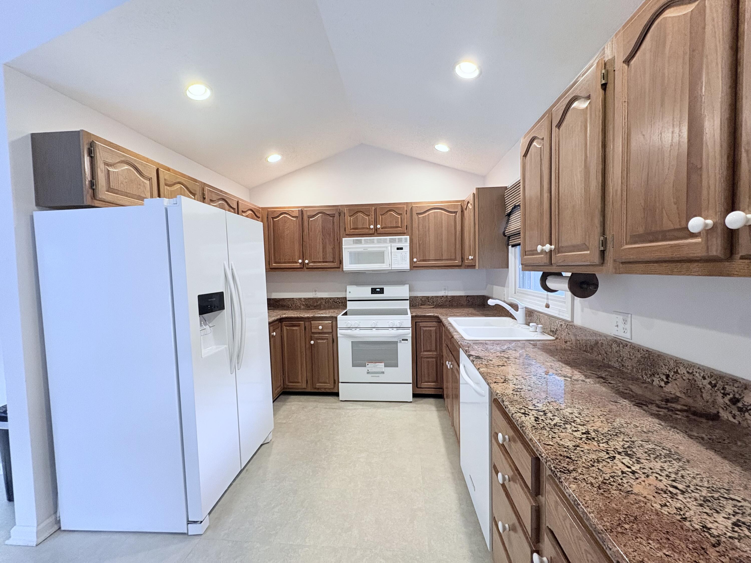 1115 Lakeview Drive Property Photo 11