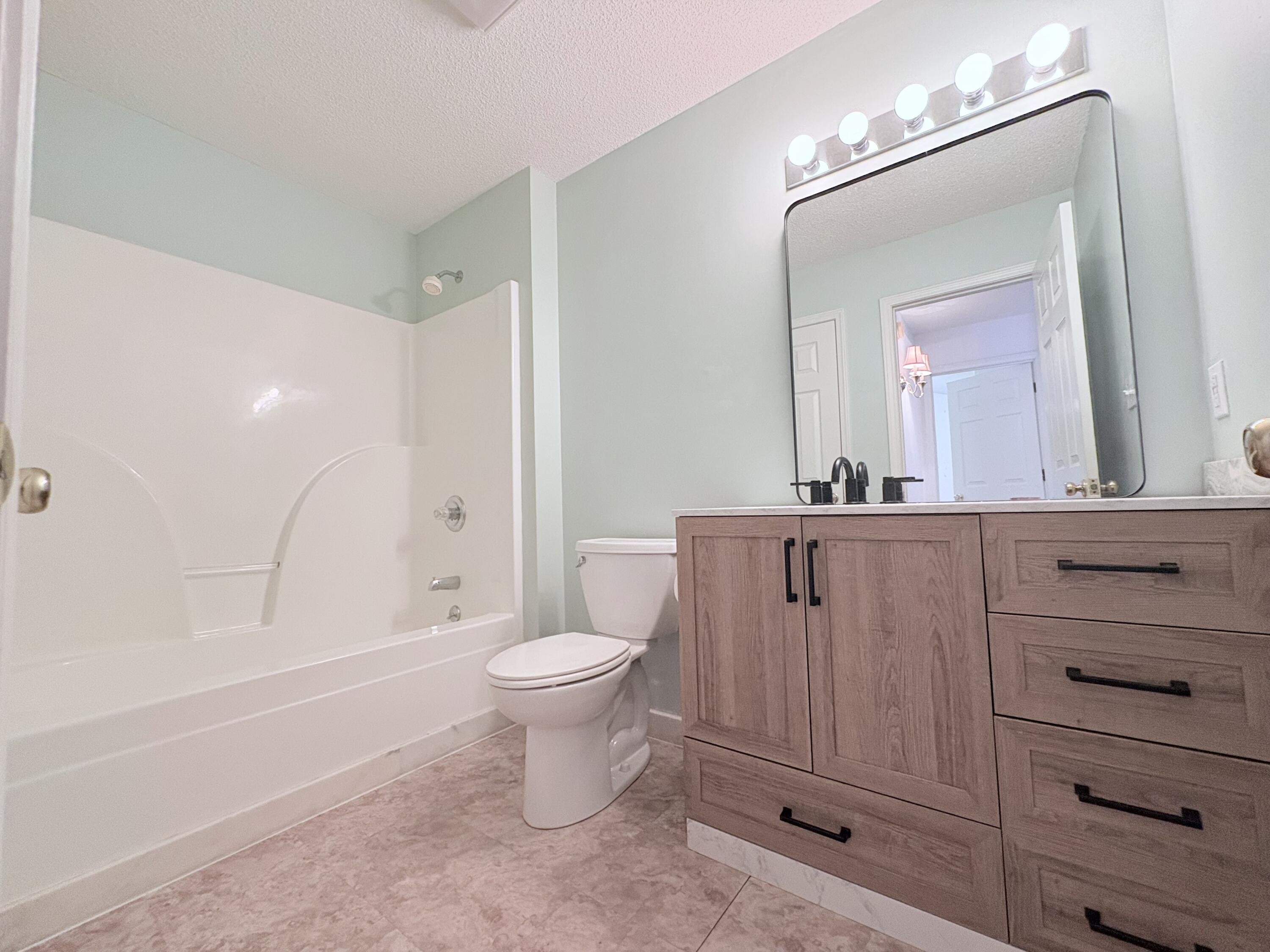 1115 Lakeview Drive Property Photo 17