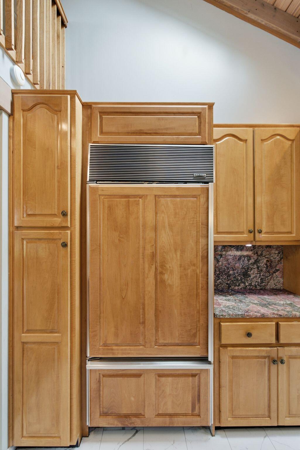 3934 Hickory Hill Drive Property Photo 8