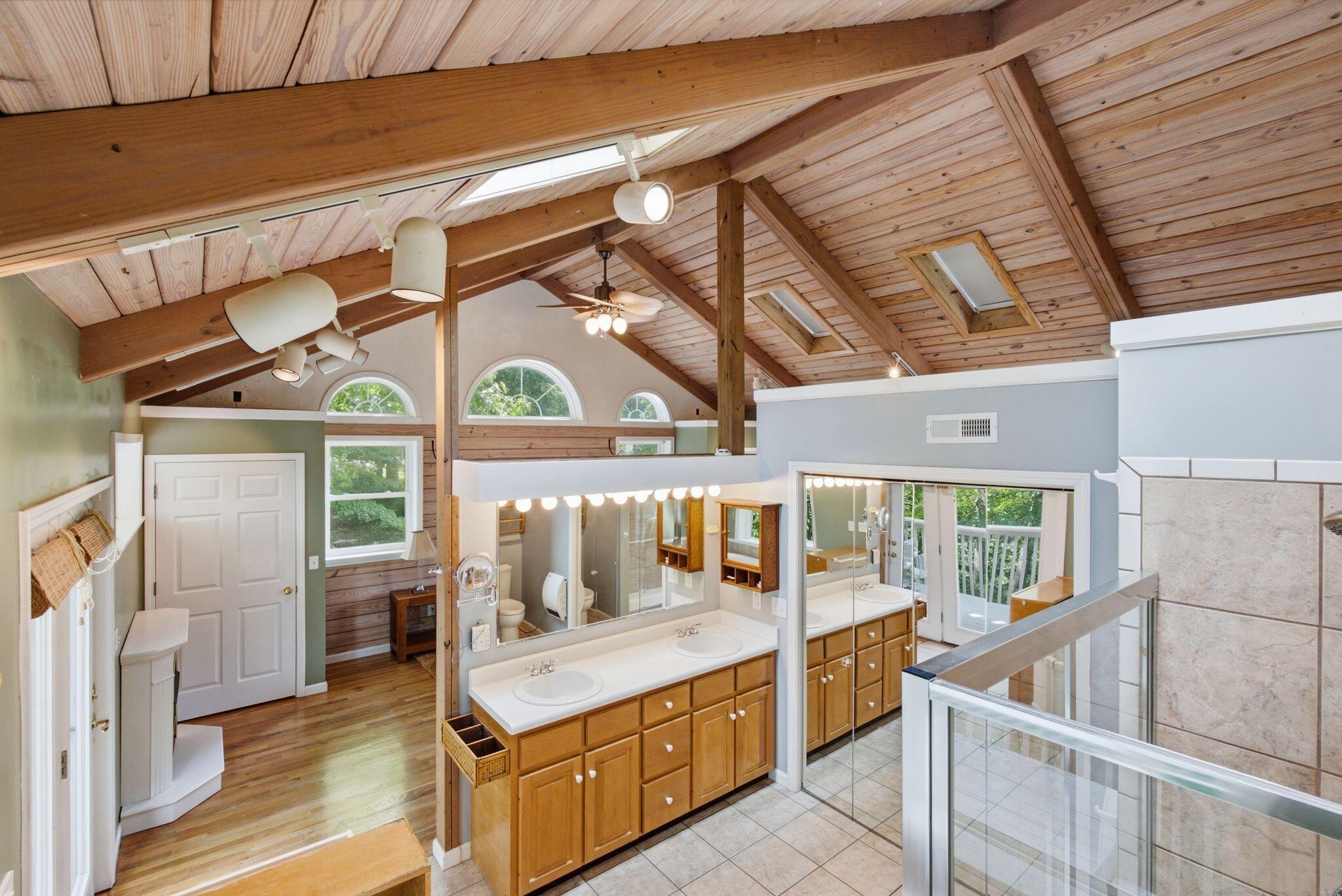 3934 Hickory Hill Drive Property Photo 45