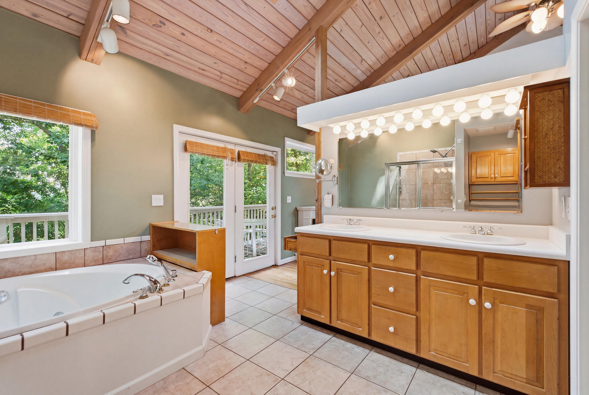 3934 Hickory Hill Drive Property Photo 48