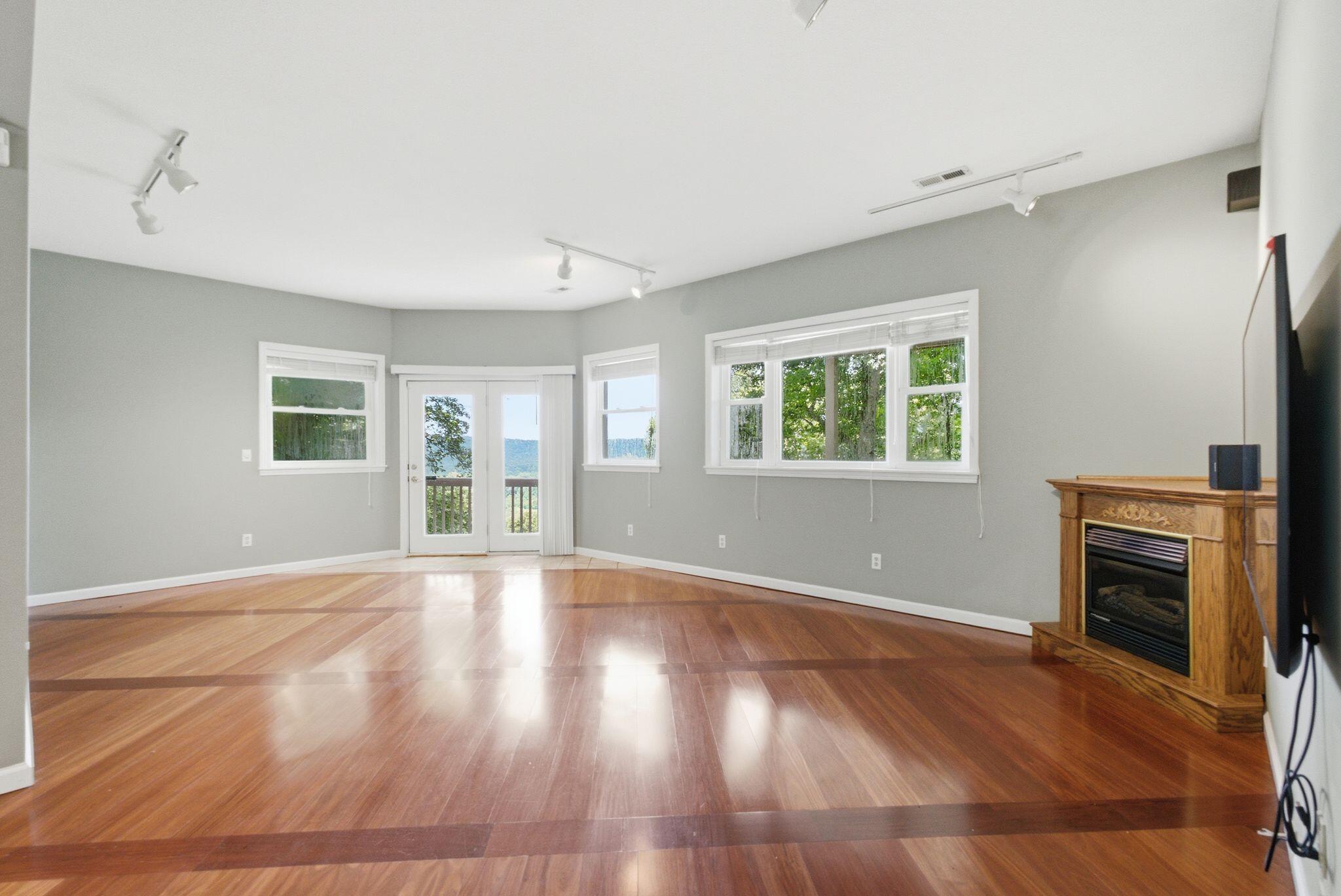 3934 Hickory Hill Drive Property Photo 62