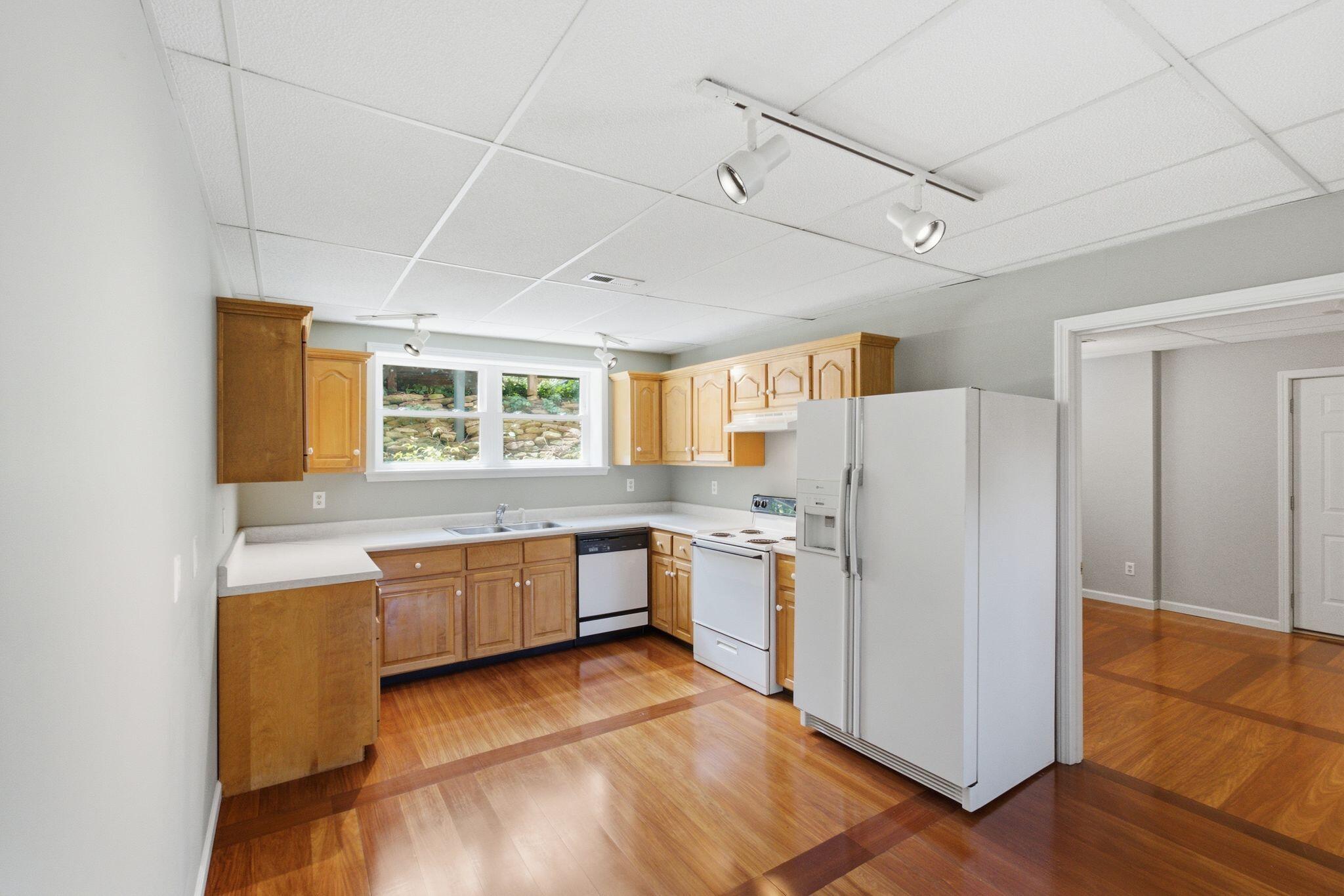 3934 Hickory Hill Drive Property Photo 63
