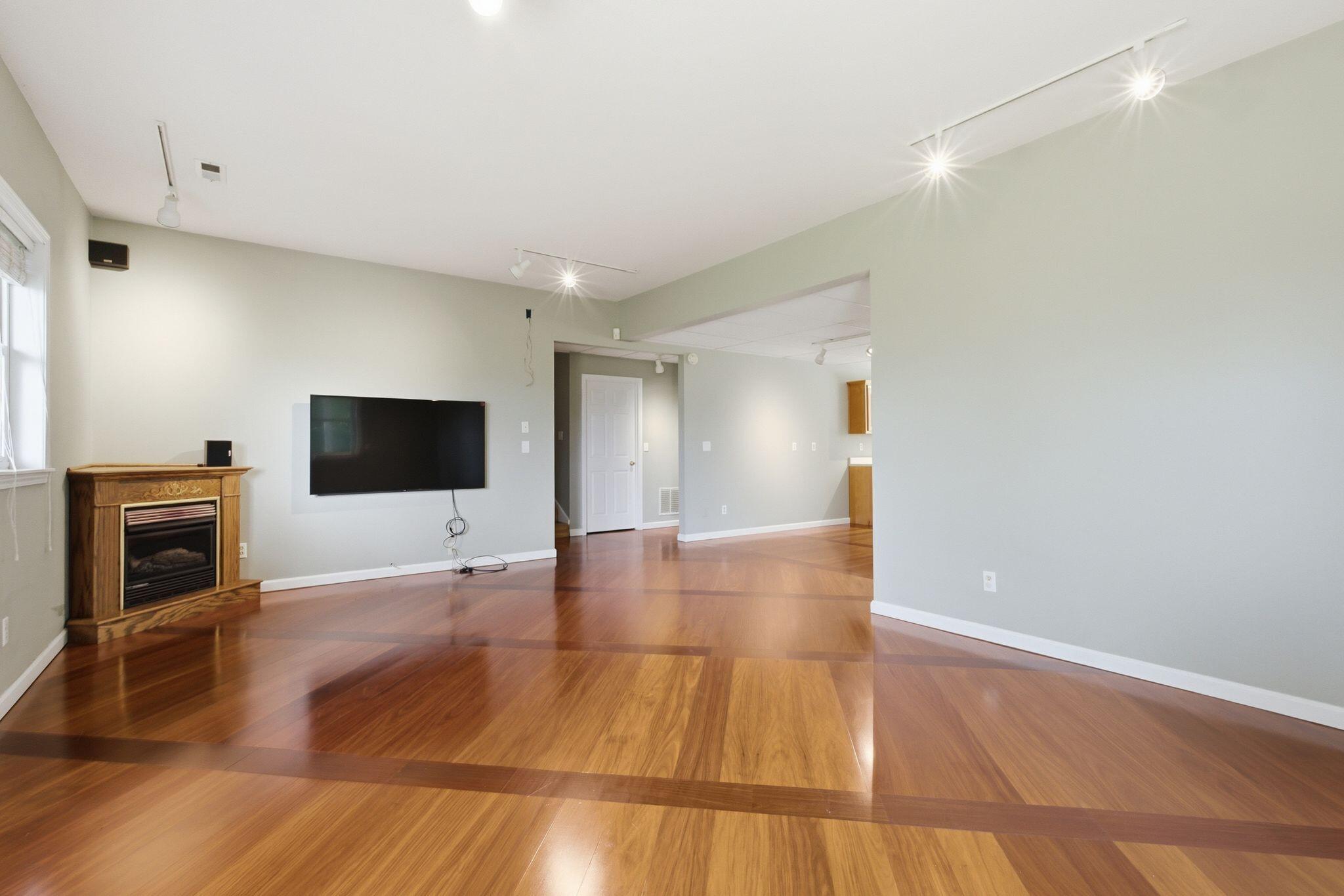 3934 Hickory Hill Drive Property Photo 67