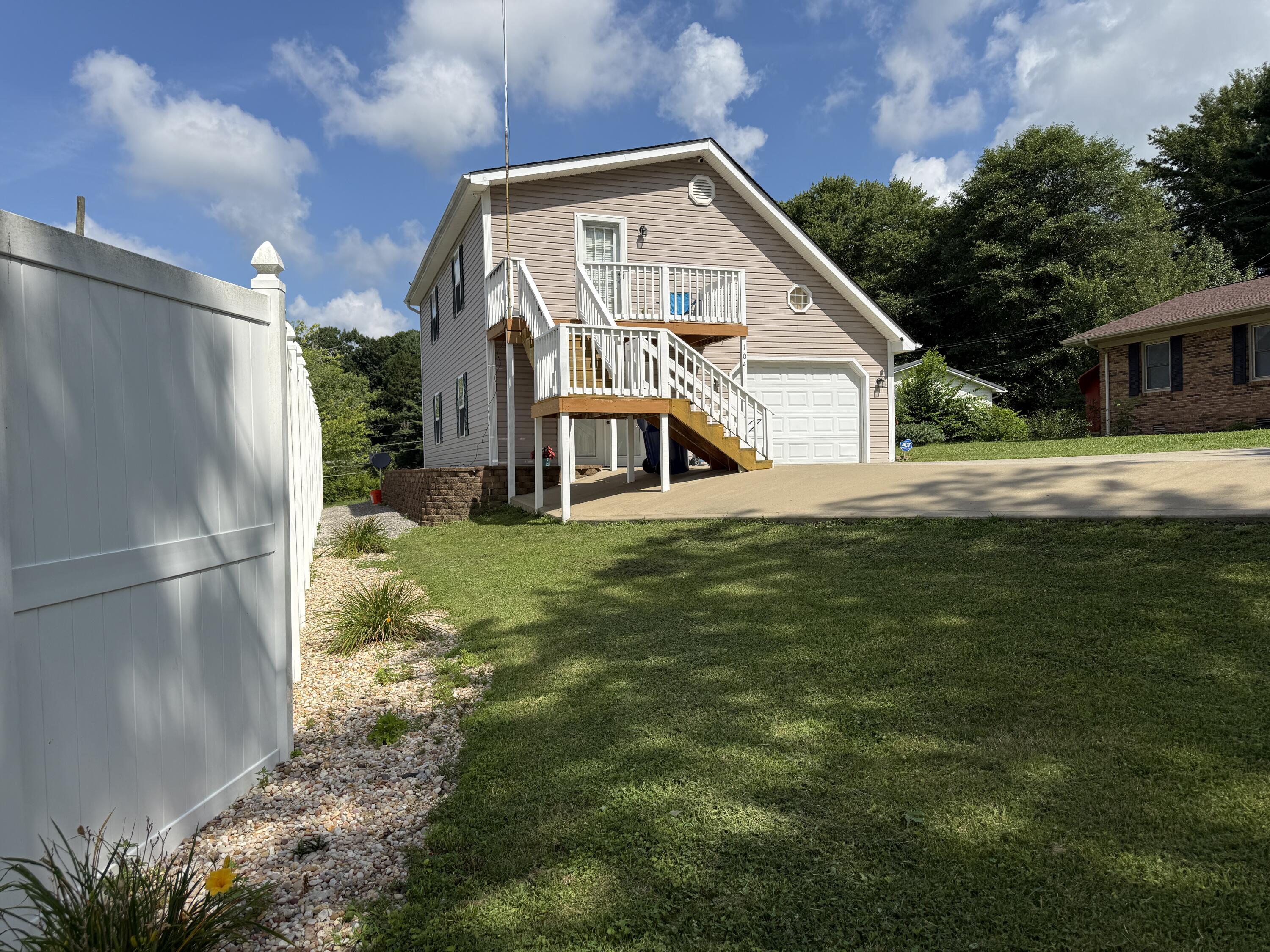 104 Rush Lane Property Photo 3