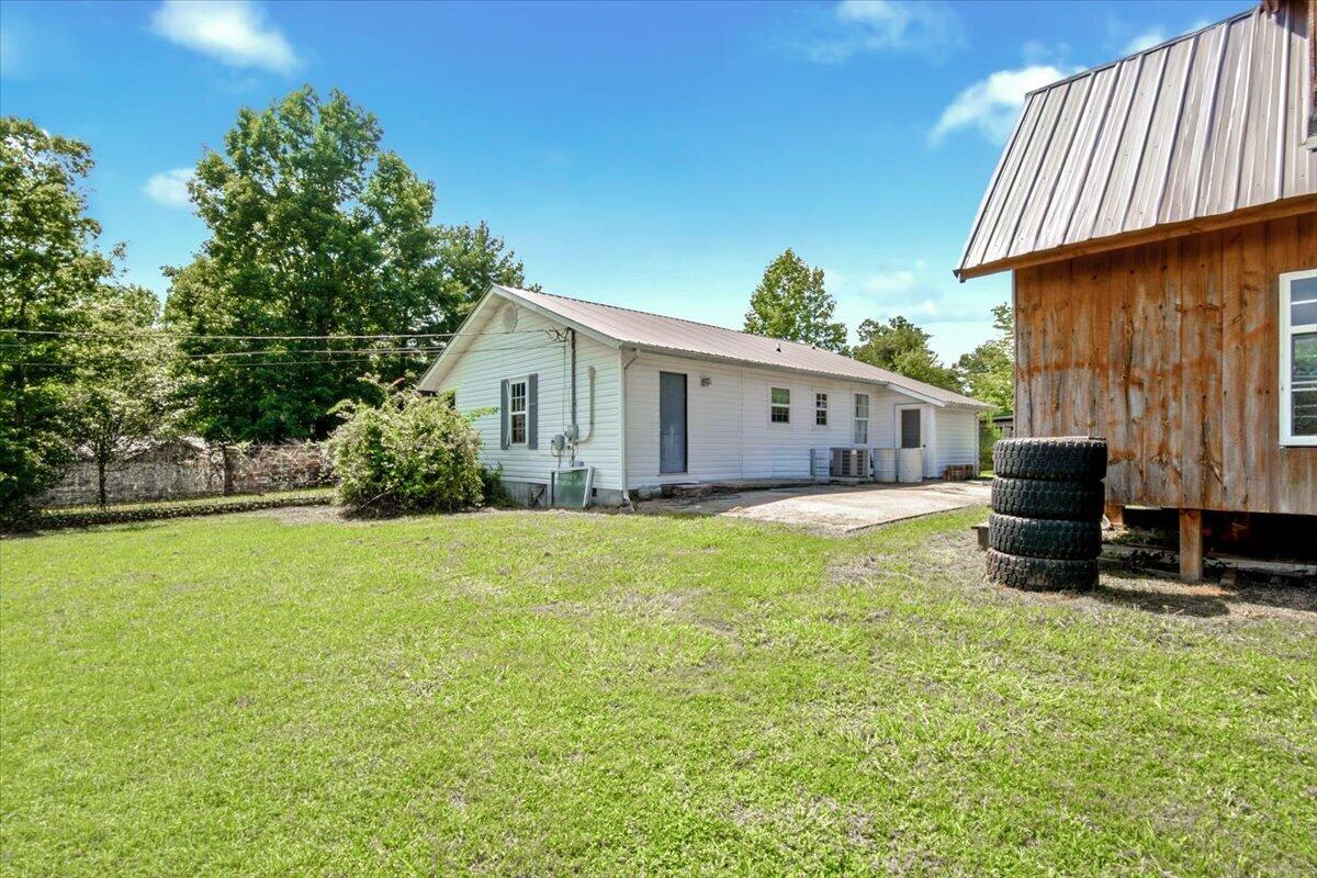 82 Hansen Road Property Photo 5
