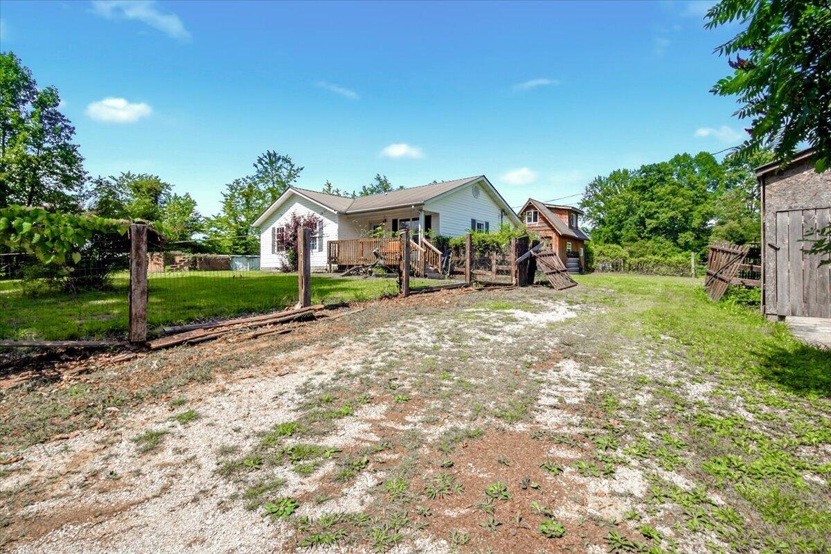 82 Hansen Road Property Photo 10