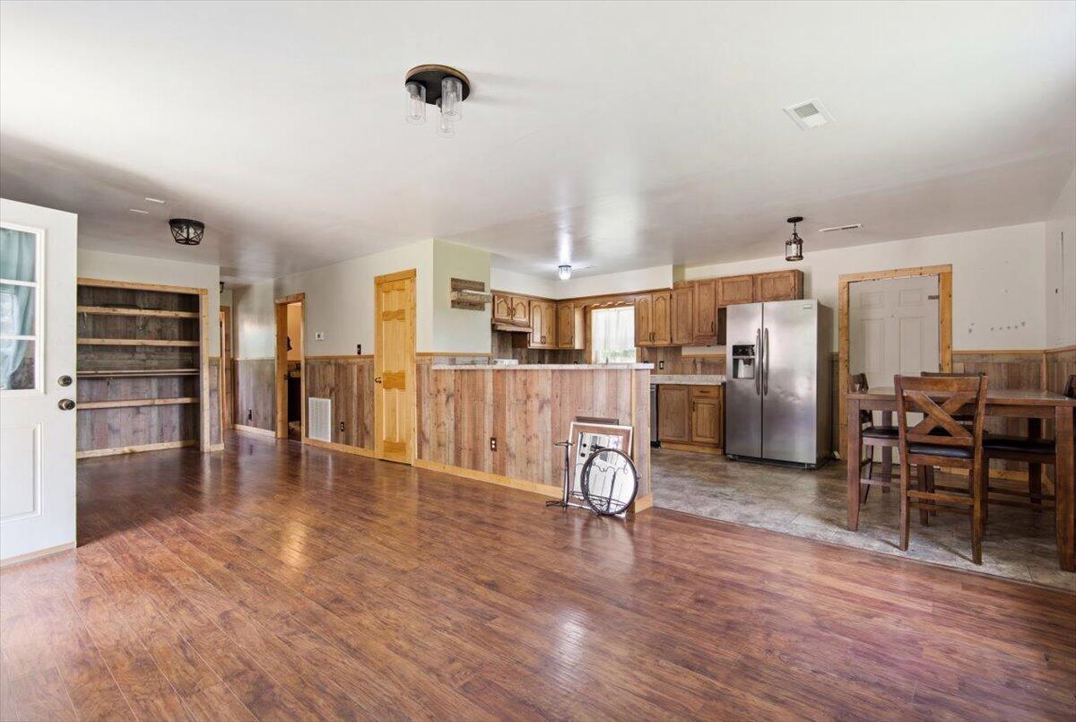 82 Hansen Road Property Photo 12