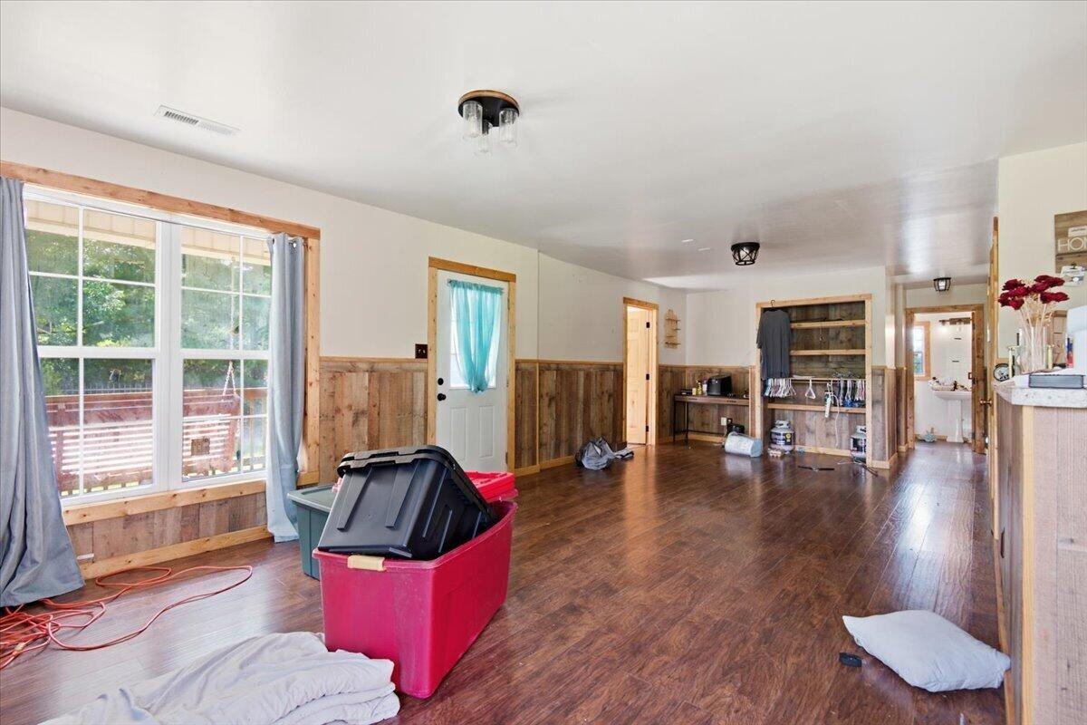 82 Hansen Road Property Photo 14