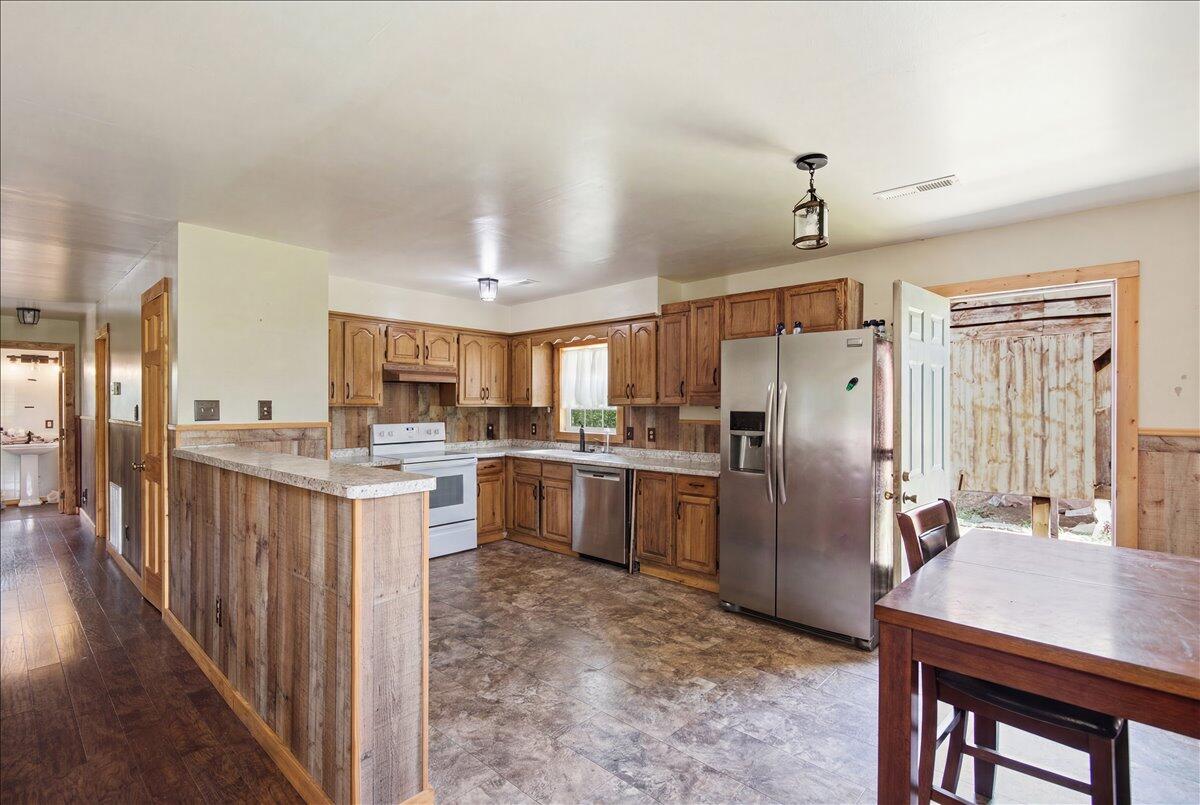 82 Hansen Road Property Photo 17