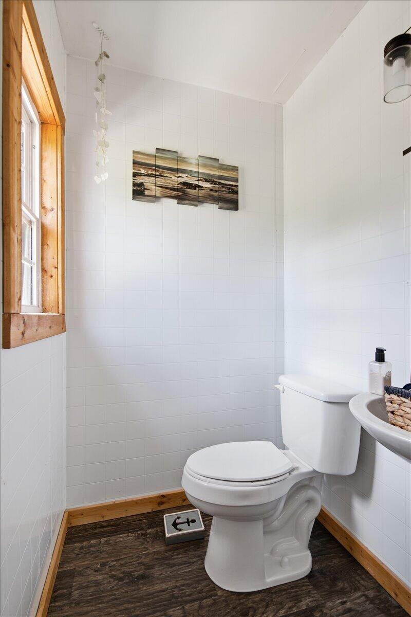 82 Hansen Road Property Photo 25