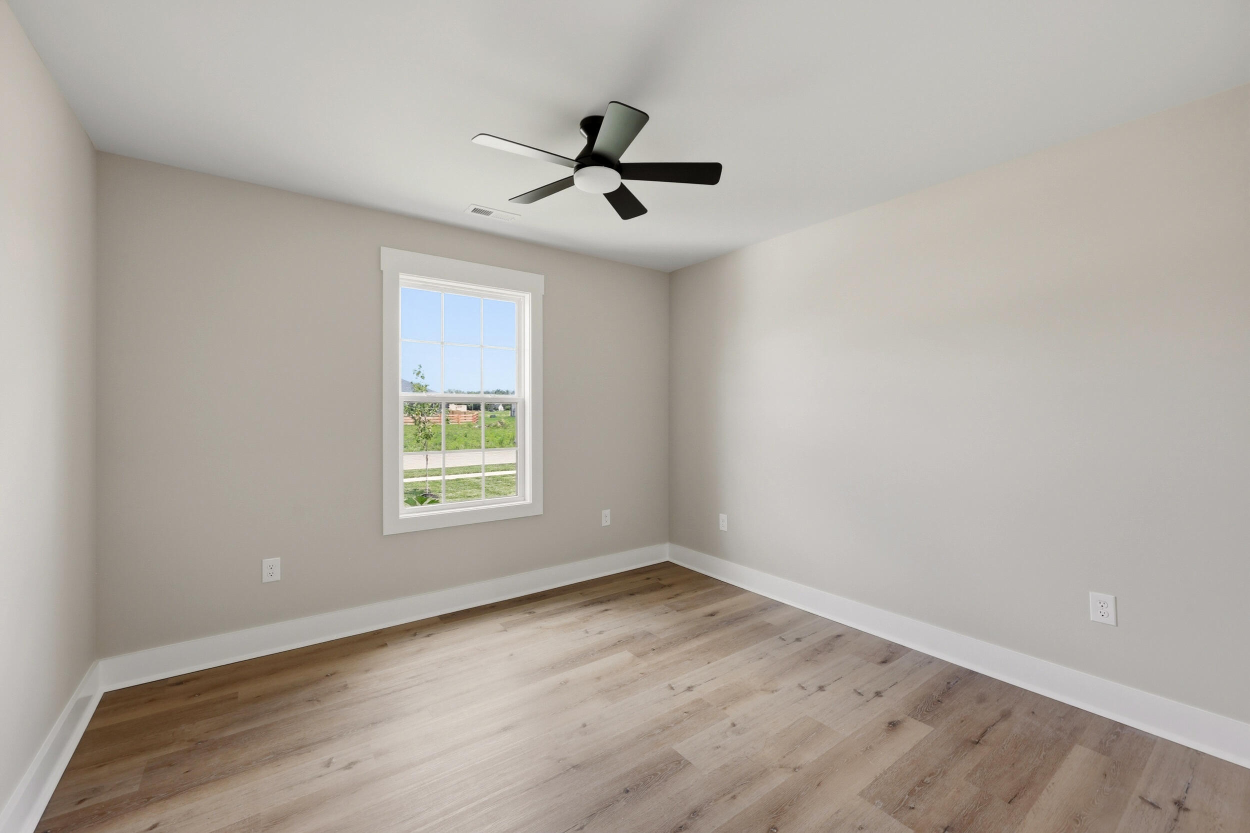 327 Mohegan Trail Property Photo 14